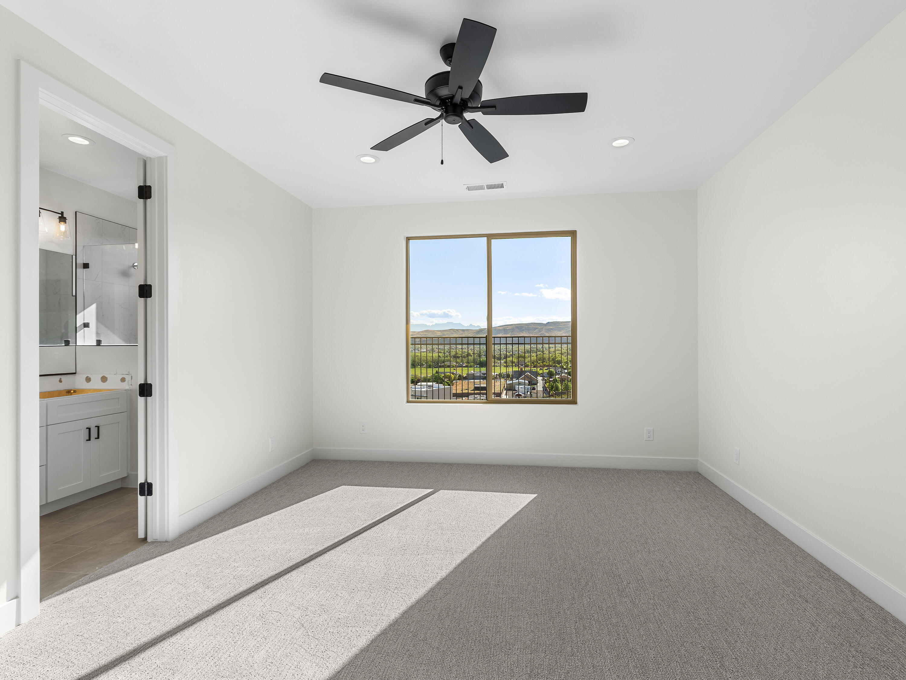 HURRICANE VIEWS - Residential