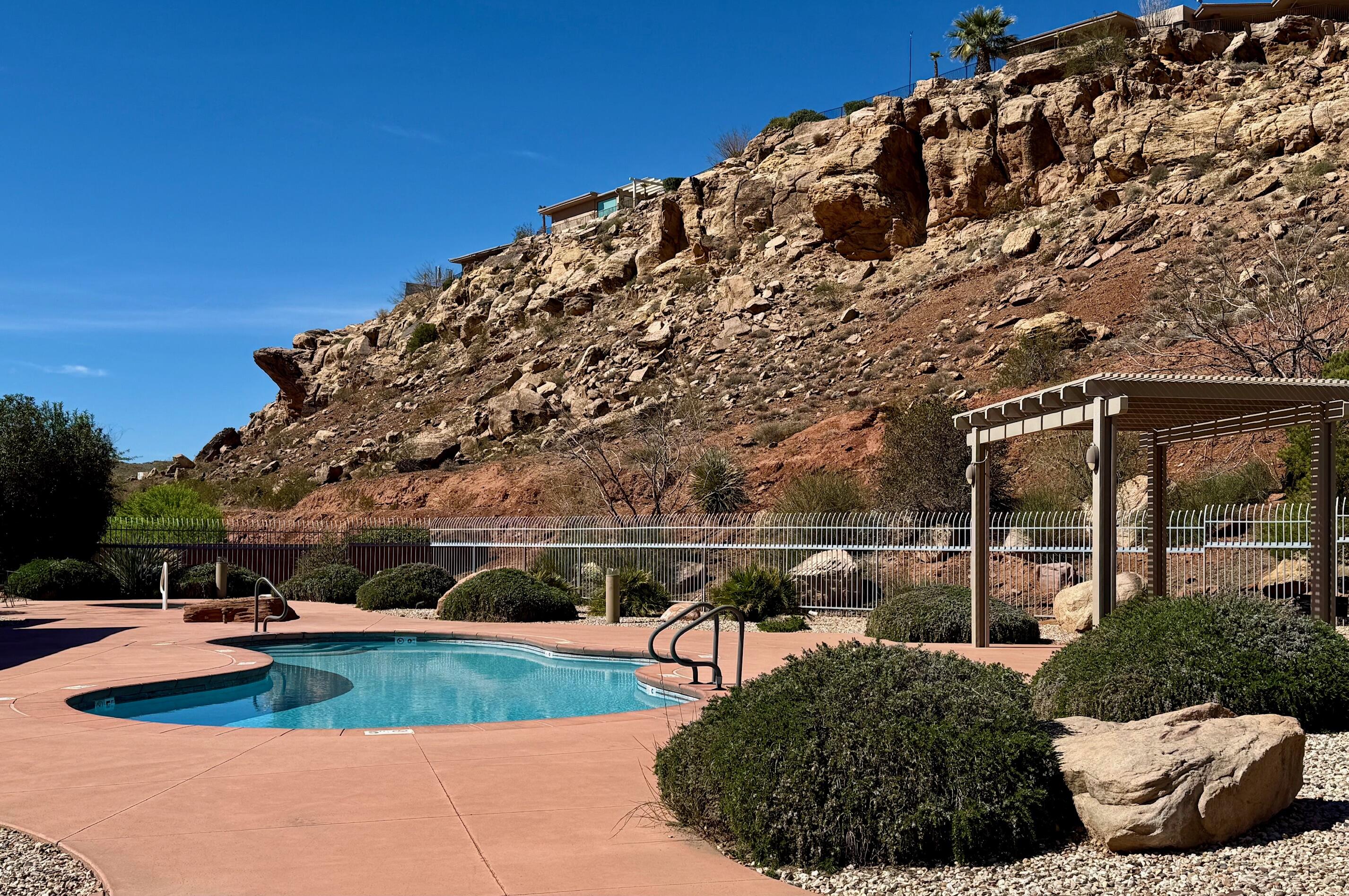 RIVER CREST TOWNHOMES - Residential