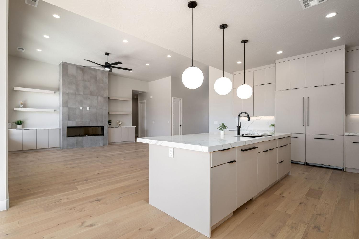 LAKESIDE AT STUCKI FARMS - Residential