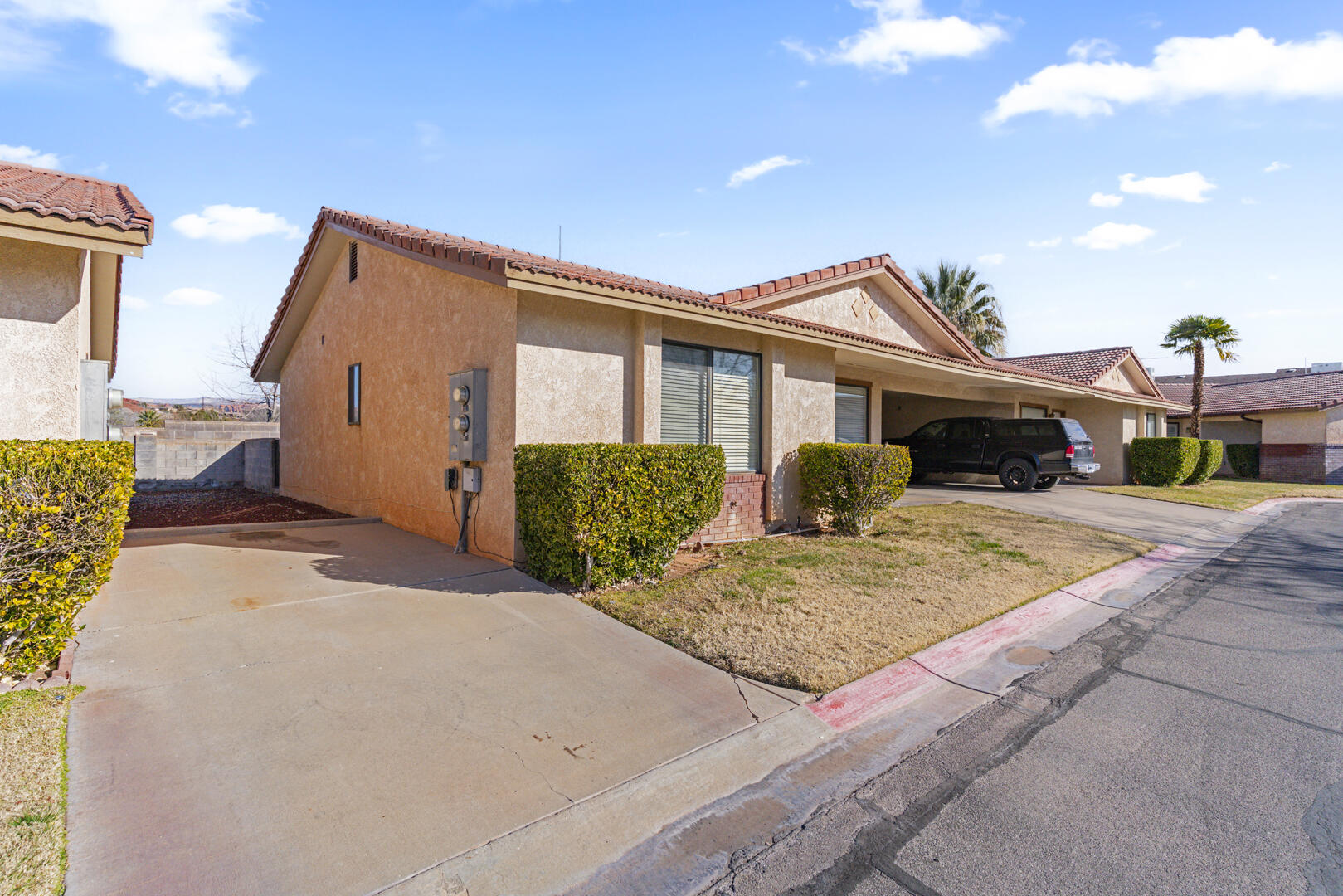 SPANISH PALMS TOWNHOMES - Residential