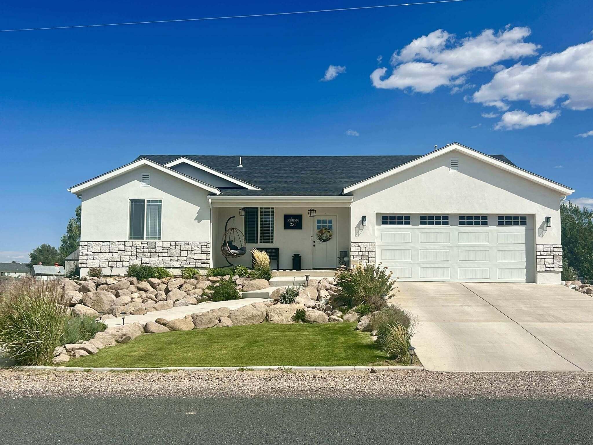 Beautiful 6-bed, 3-bath home built in 2021, set on nearly half an acre with rural agricultural zoning—perfect for large animals! Enjoy brand new flooring in the living area, sleek quartz countertops, and an open-concept layout ideal for entertaining. The fully finished walk-out basement includes a second laundry area, offering great potential for multi-gen living or added convenience. Outside, the yard is fully landscaped and features an automatic sprinkler system for easy upkeep. With plenty of space inside and out, this property offers the perfect blend of modern living and country freedom. Don't miss this unique opportunity!
Listing agent is related to the seller.