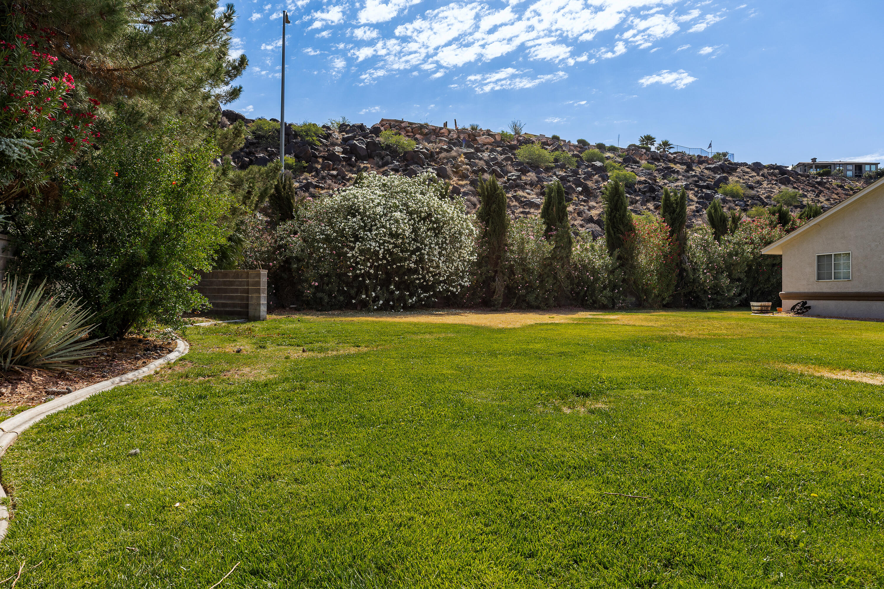 SHADOW CREEK - Residential