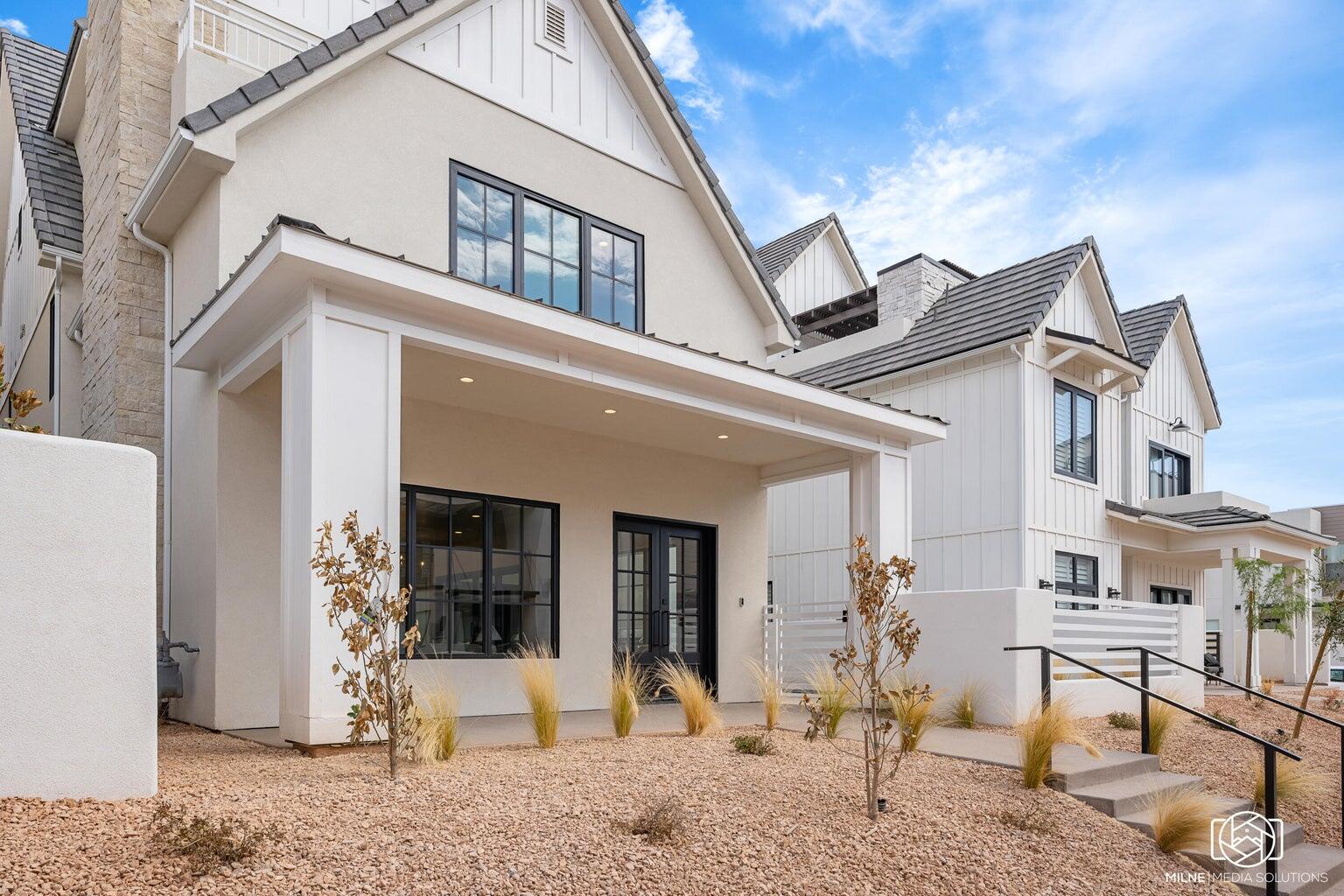 DESERT COLOR RESORT - Residential