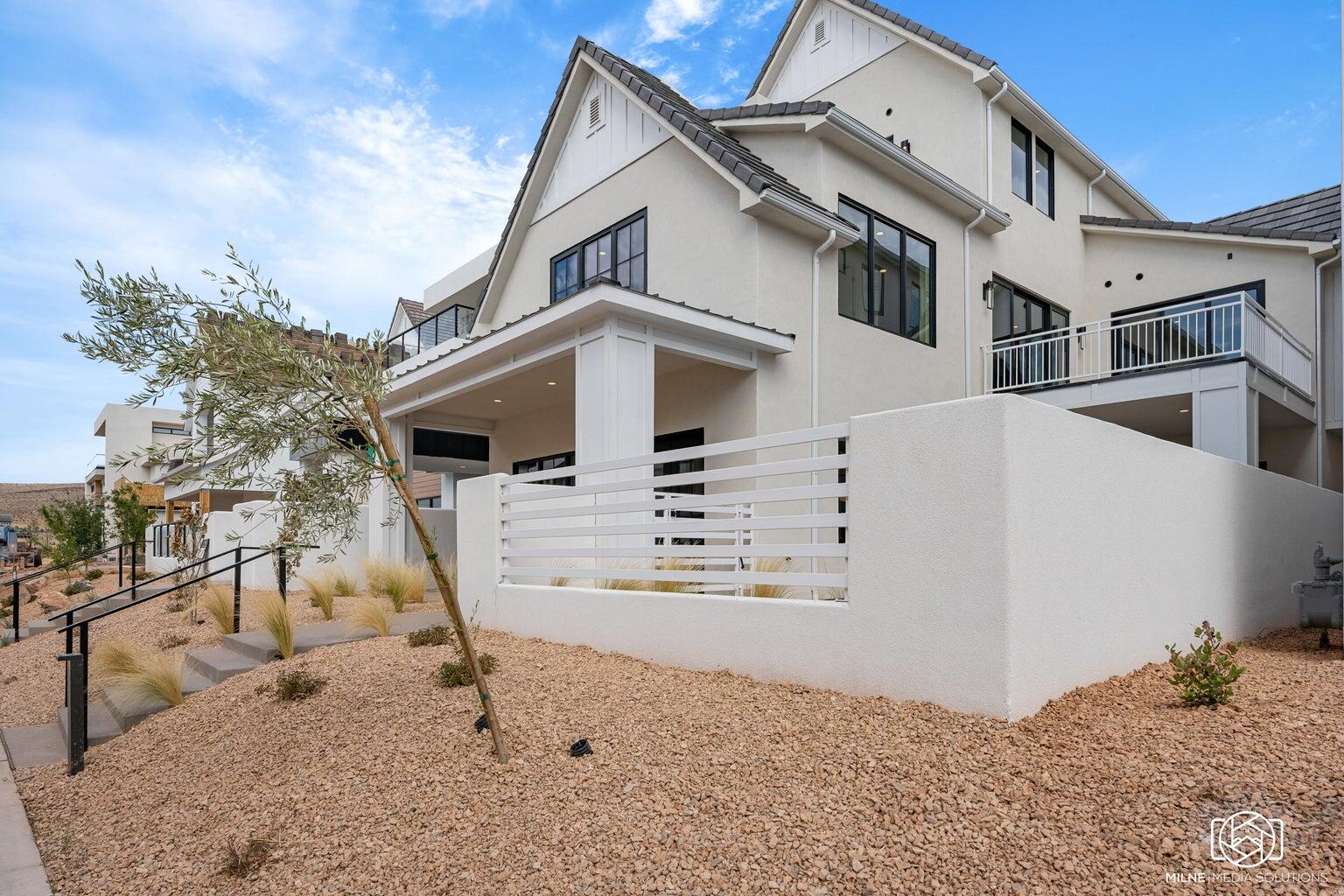 DESERT COLOR RESORT - Residential
