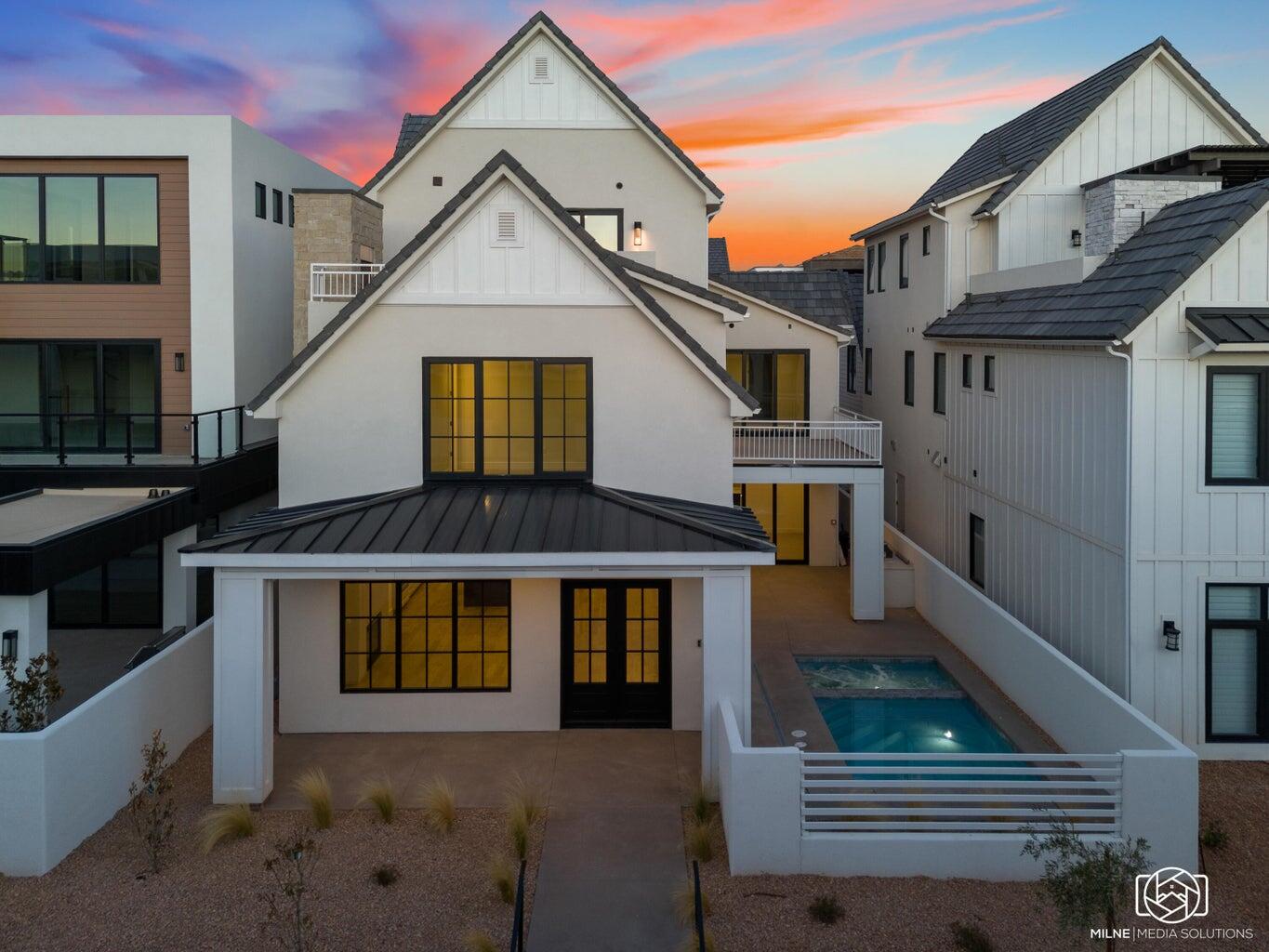 DESERT COLOR RESORT - Residential