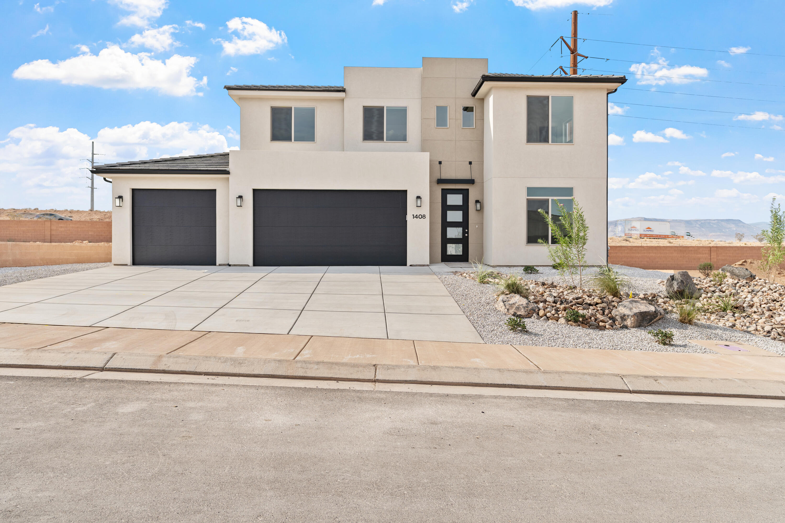 STRAWBERRY FIELDS ESTATES - Residential