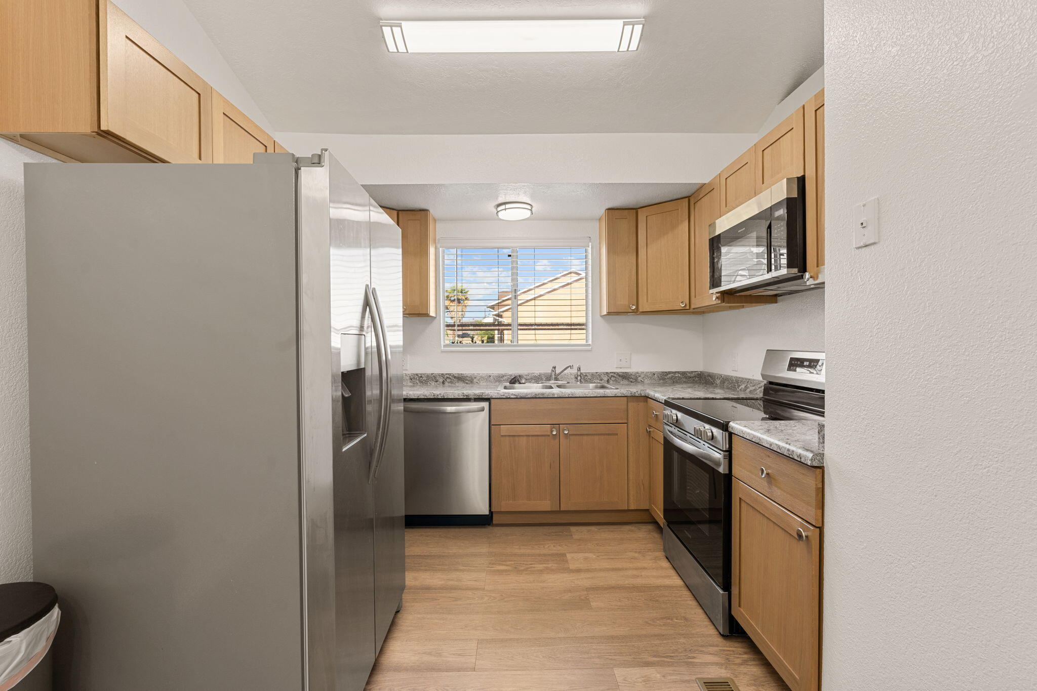 FLEETWOOD SQUARE CONDOS - Residential