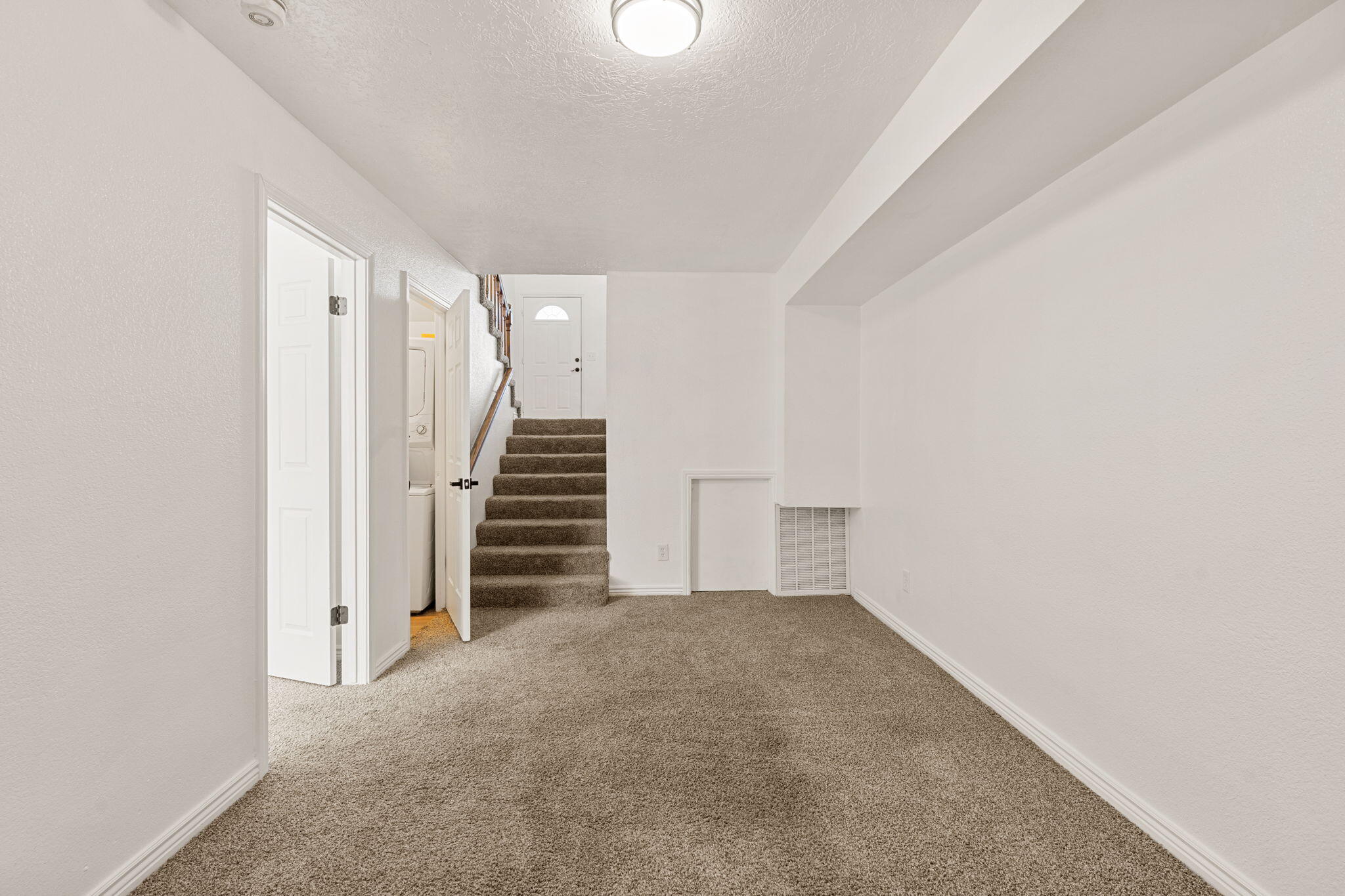 FLEETWOOD SQUARE CONDOS - Residential