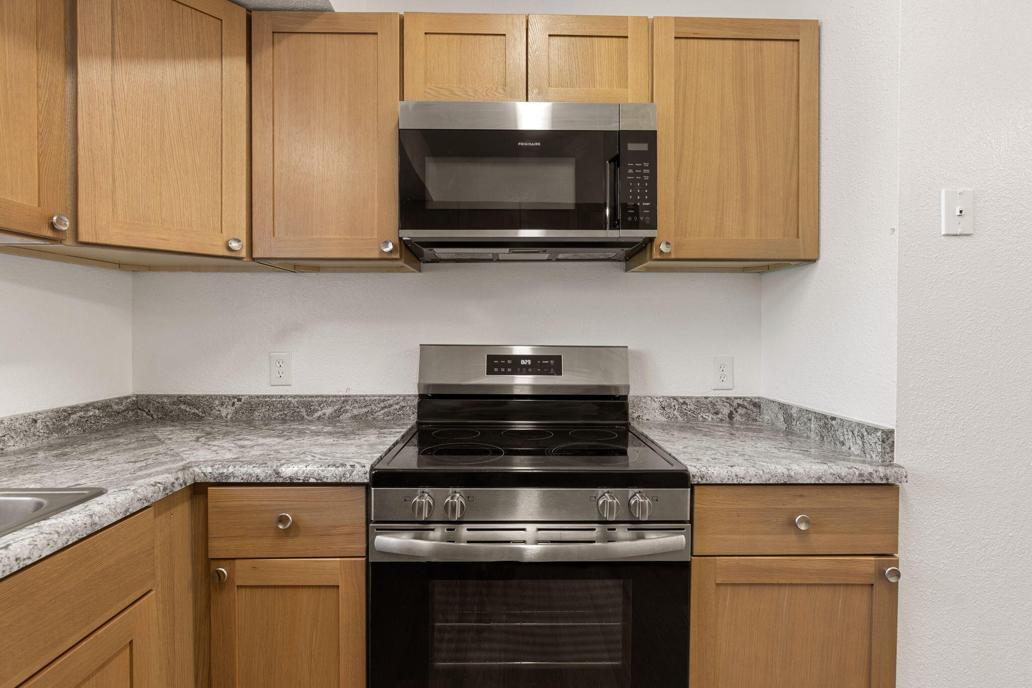 FLEETWOOD SQUARE CONDOS - Residential