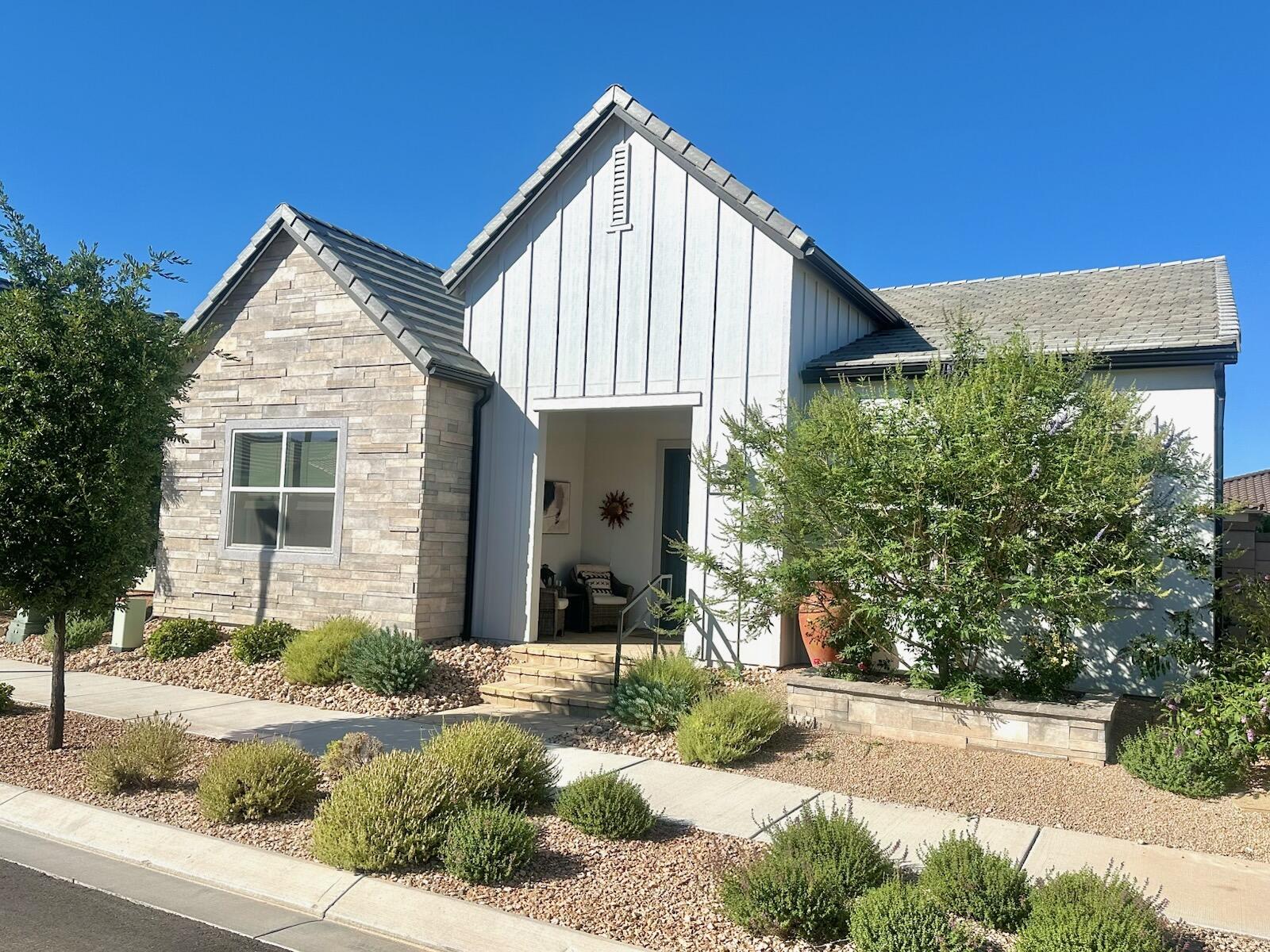 DESERT COLOR REGENCY - Residential