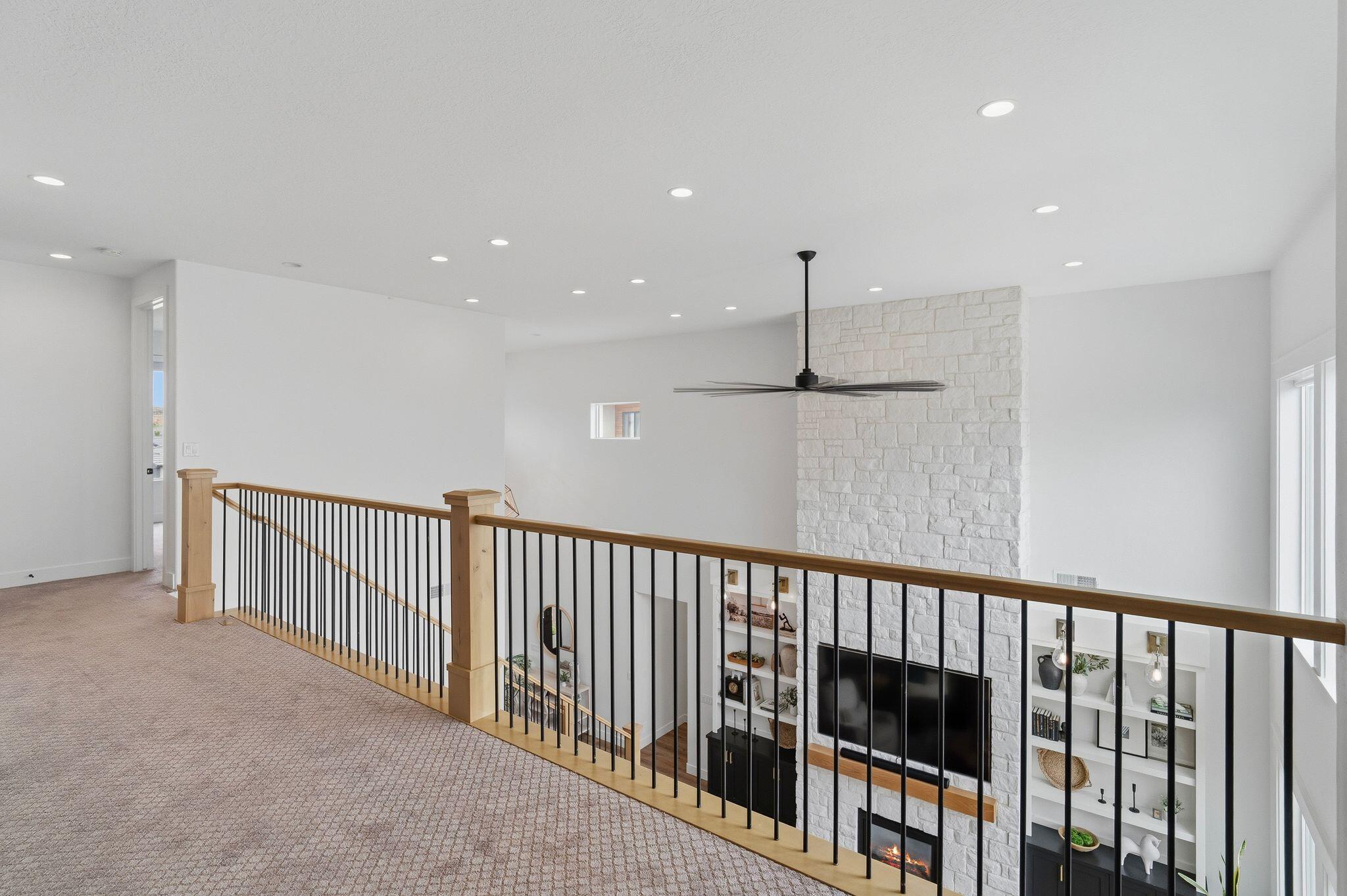 FIELDSTONE - Residential