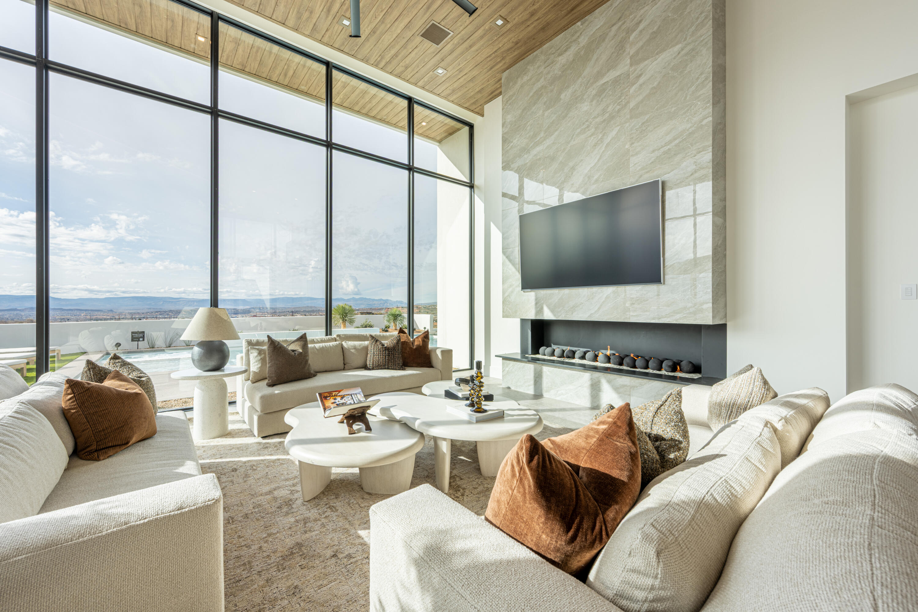 SOLENTE VILLAGE - Residential