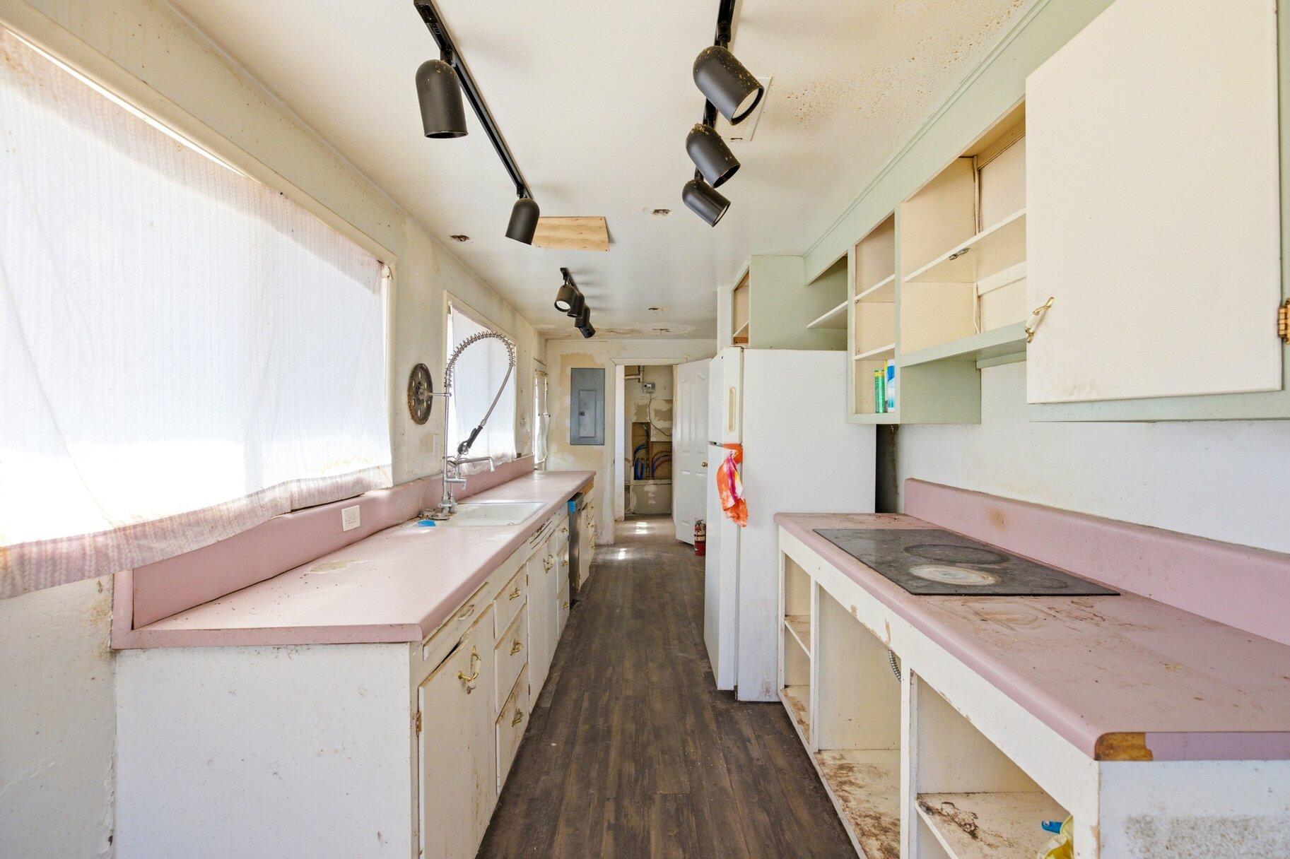 TOQUERVILLE TOWNSITE - Residential
