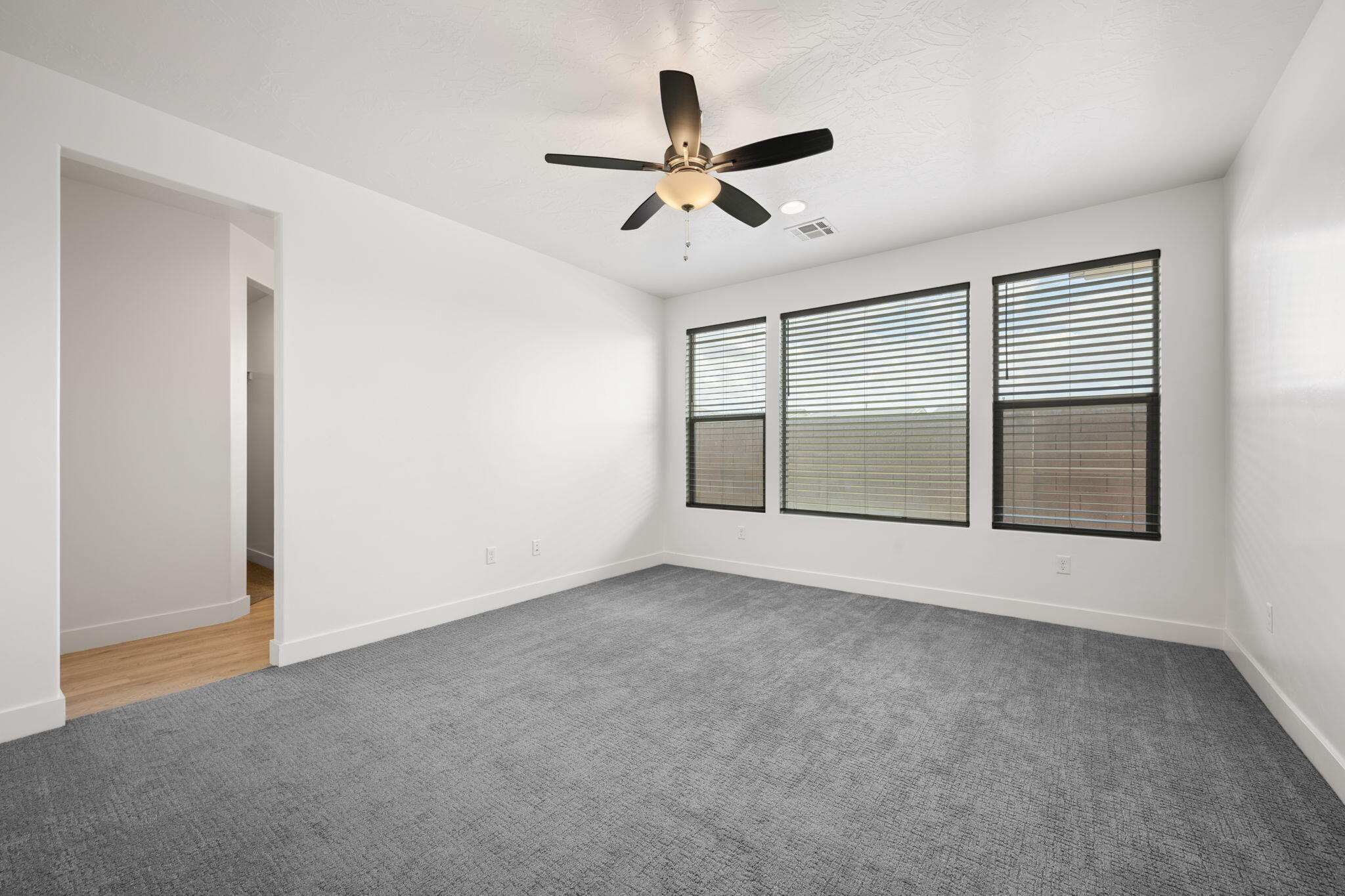 DESERT VISTA TOWNHOMES AT DESERT CANYONS - Residential