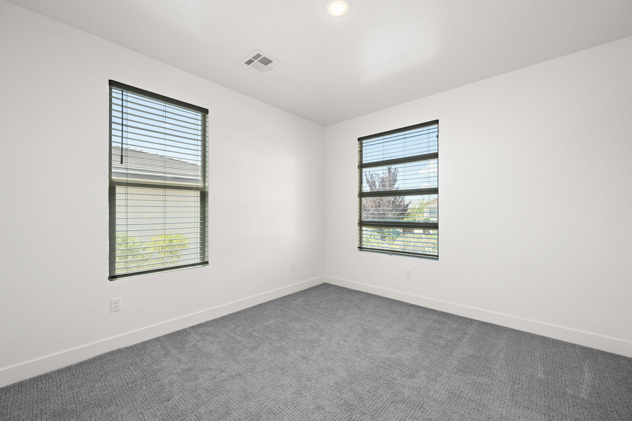 DESERT VISTA TOWNHOMES AT DESERT CANYONS - Residential