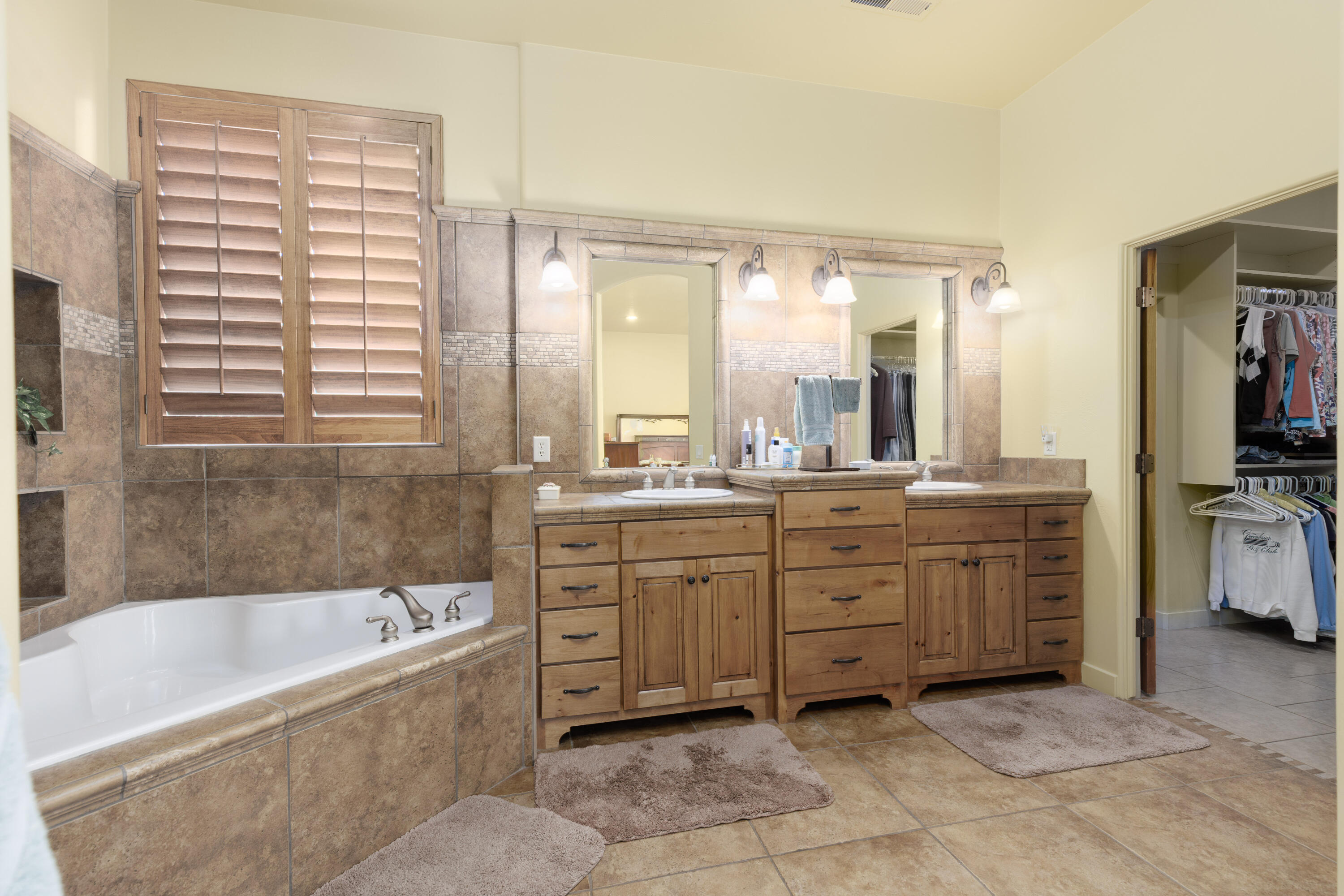 PINE BROOK - Residential