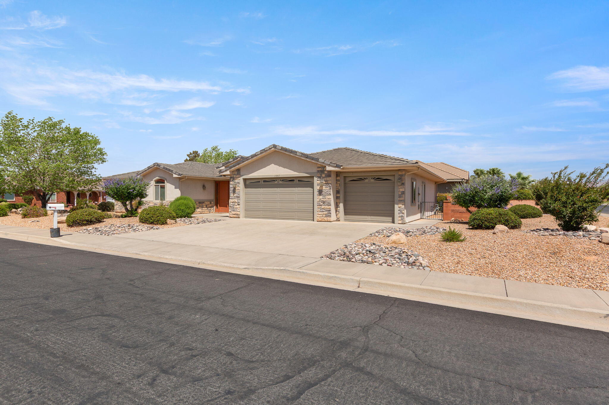 EAST RIDGE - Residential