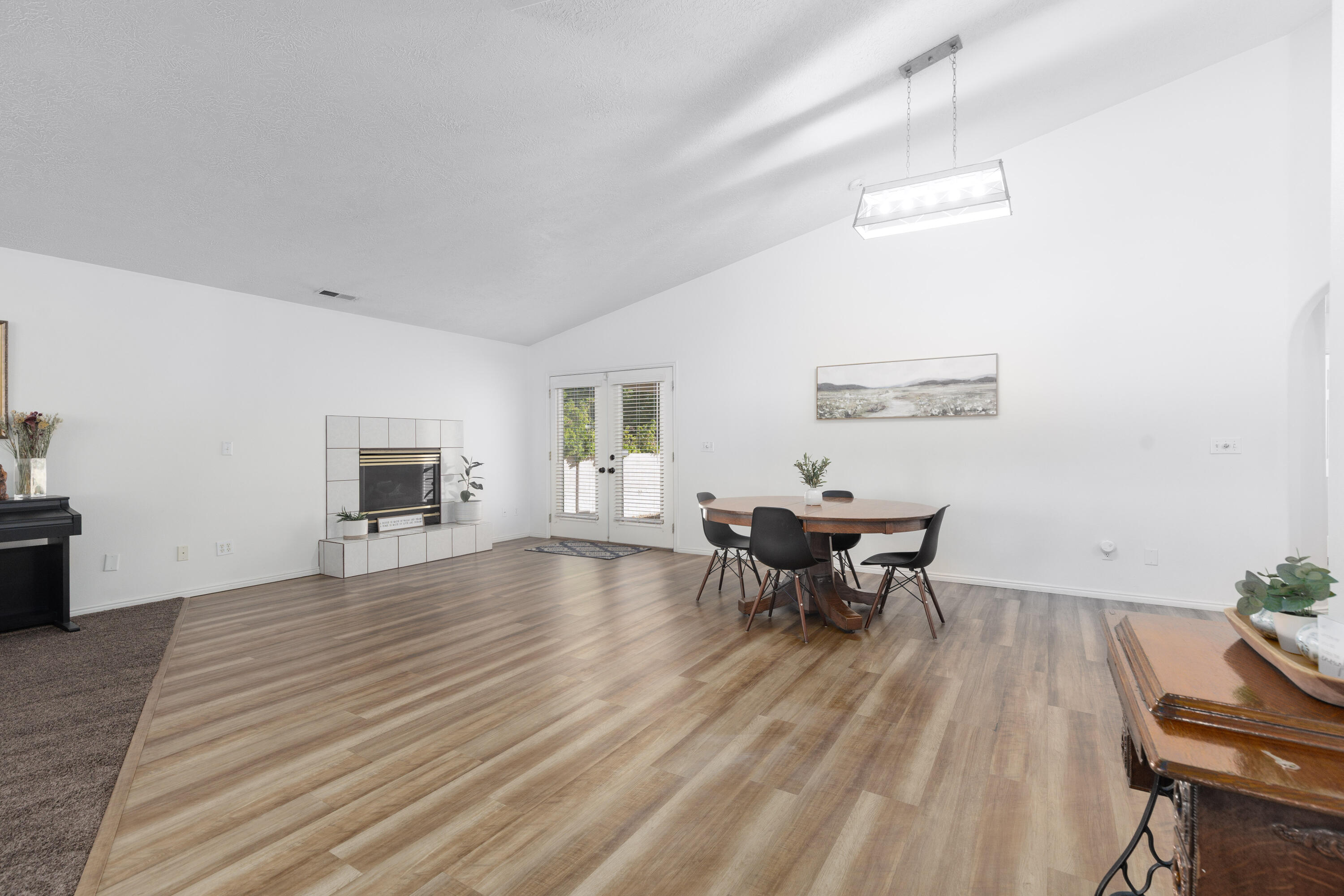 BLOOMINGTON HILLS - Residential