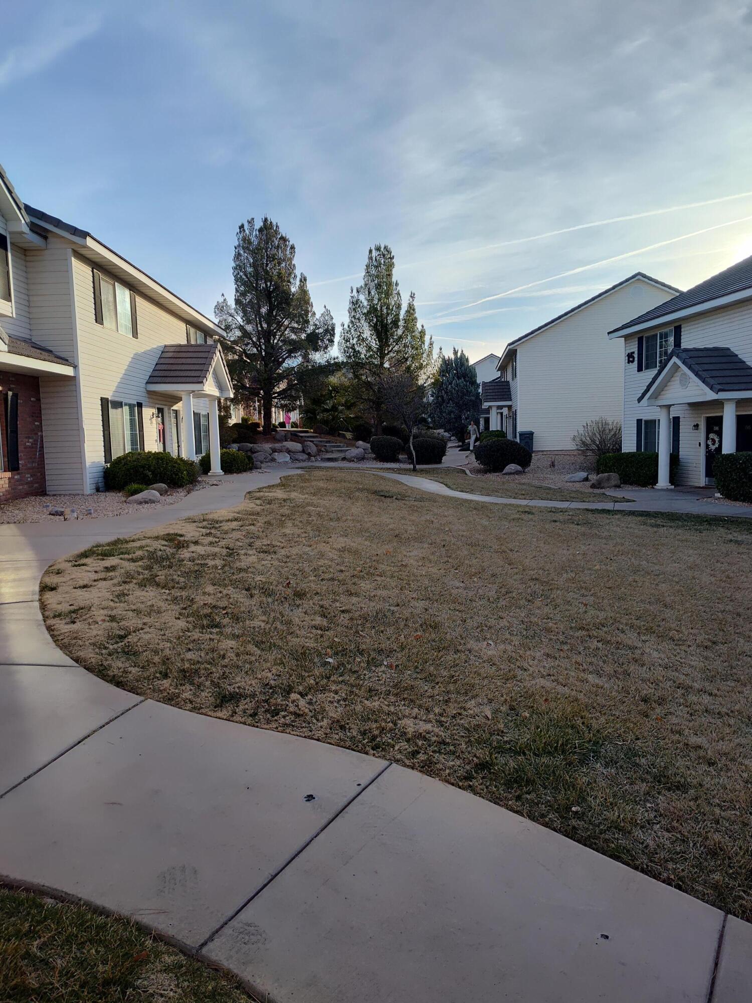 LEXINGTON HILLS TOWNHOMES - Residential