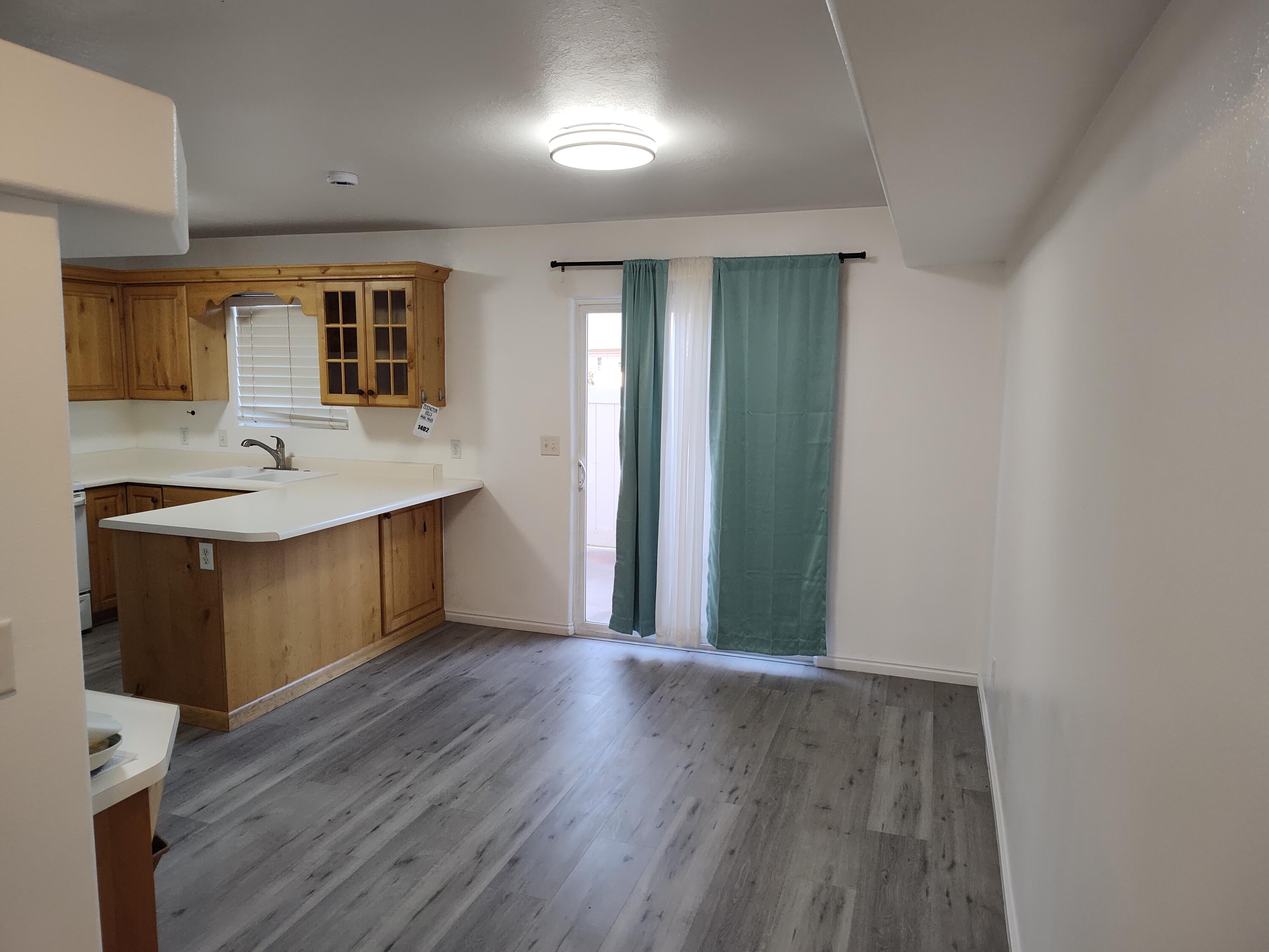 LEXINGTON HILLS TOWNHOMES - Residential