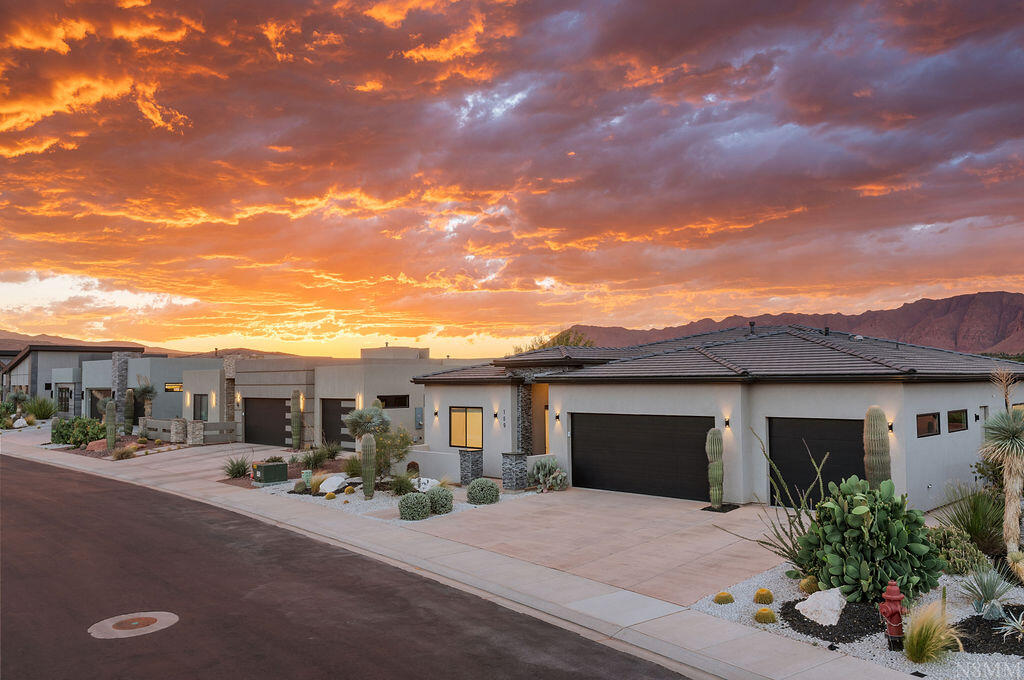 RED MOUNTAIN TERRACE - Residential