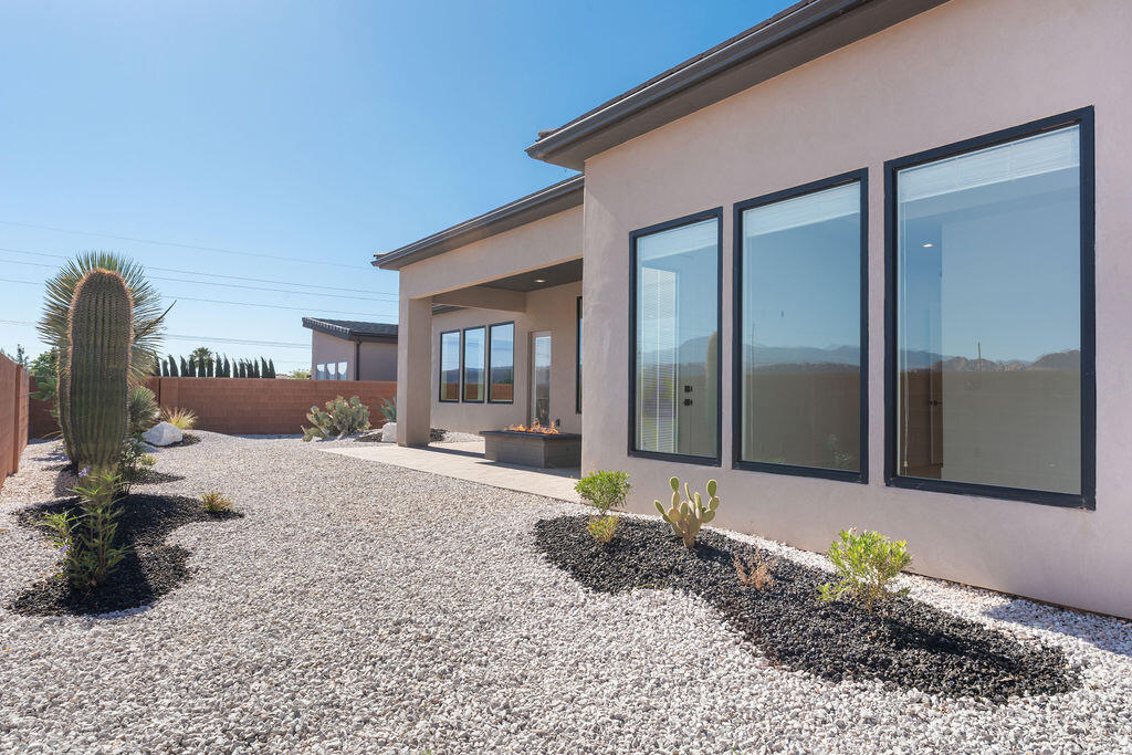 RED MOUNTAIN TERRACE - Residential