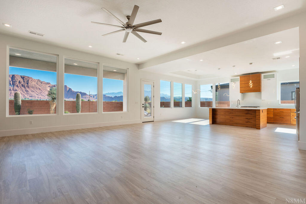 RED MOUNTAIN TERRACE - Residential