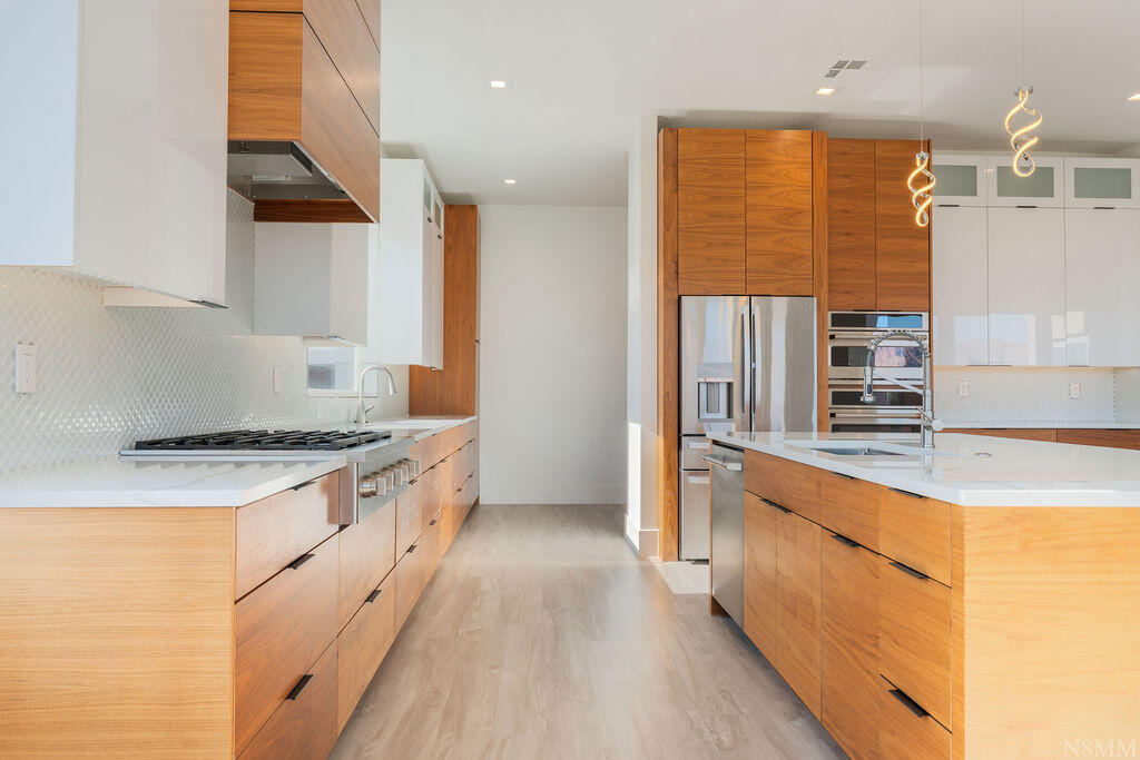 RED MOUNTAIN TERRACE - Residential