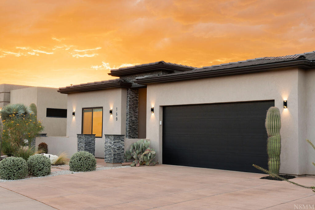 RED MOUNTAIN TERRACE - Residential