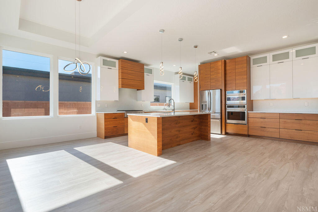 RED MOUNTAIN TERRACE - Residential