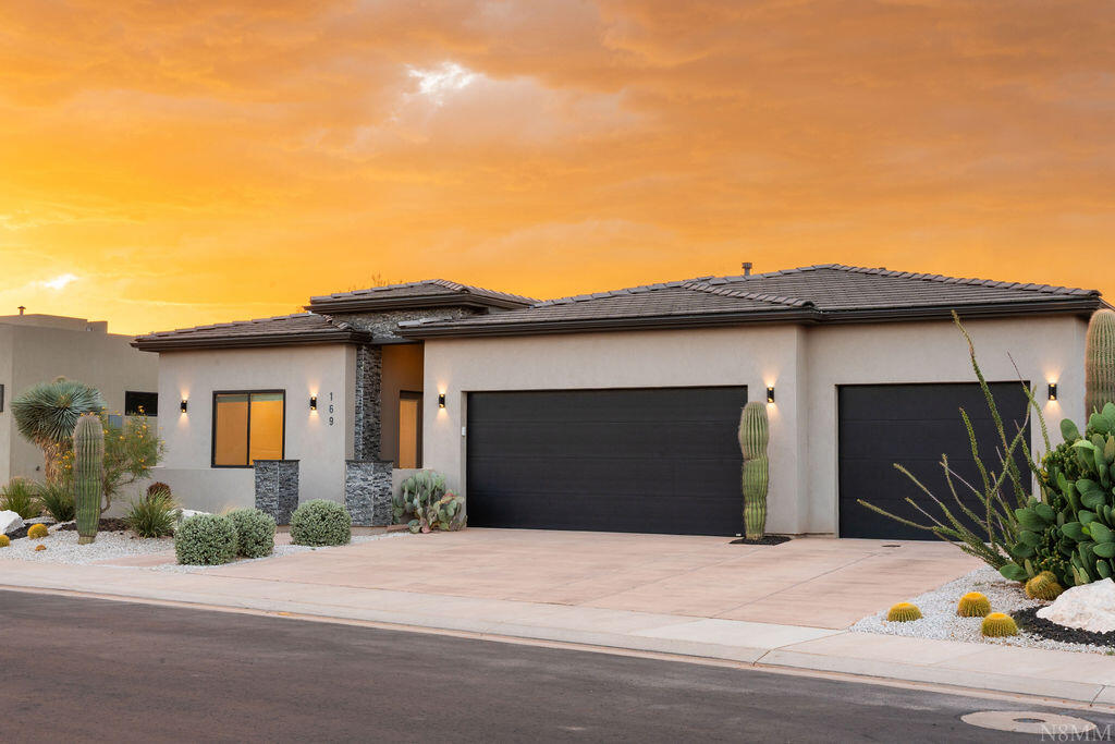 RED MOUNTAIN TERRACE - Residential