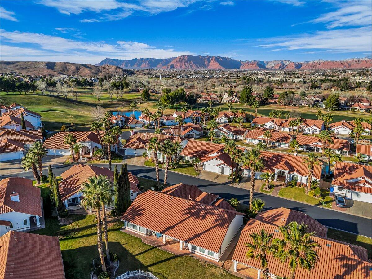 CRYSTAL LAKES TOWNHOMES - Residential