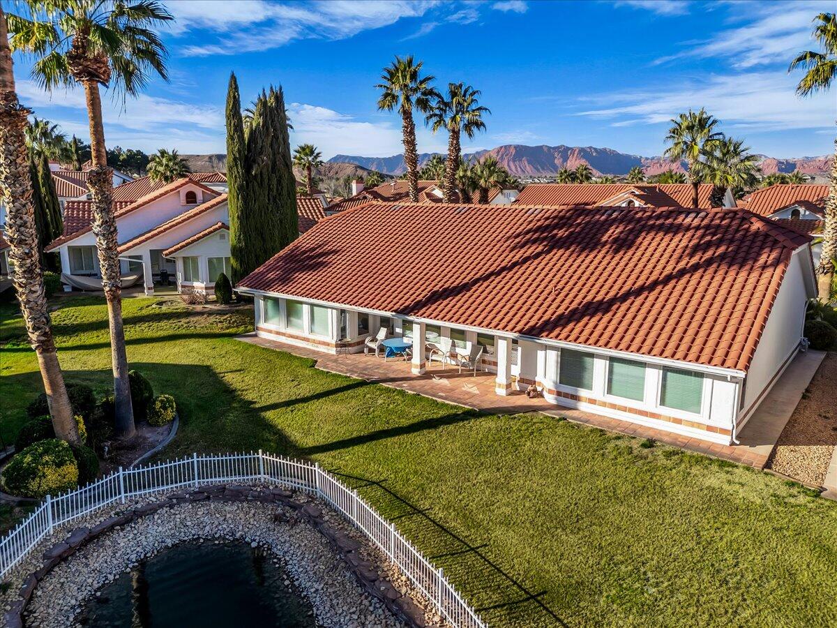 CRYSTAL LAKES TOWNHOMES - Residential