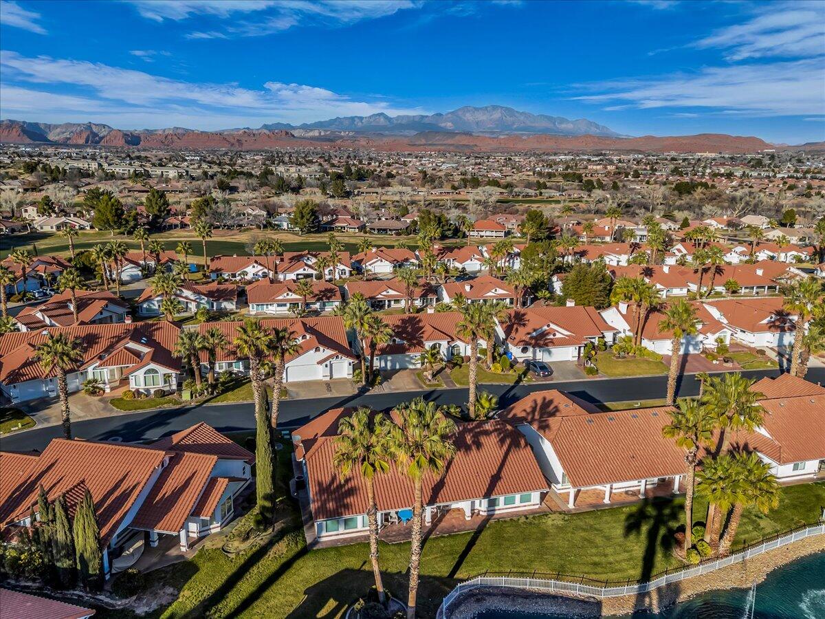CRYSTAL LAKES TOWNHOMES - Residential