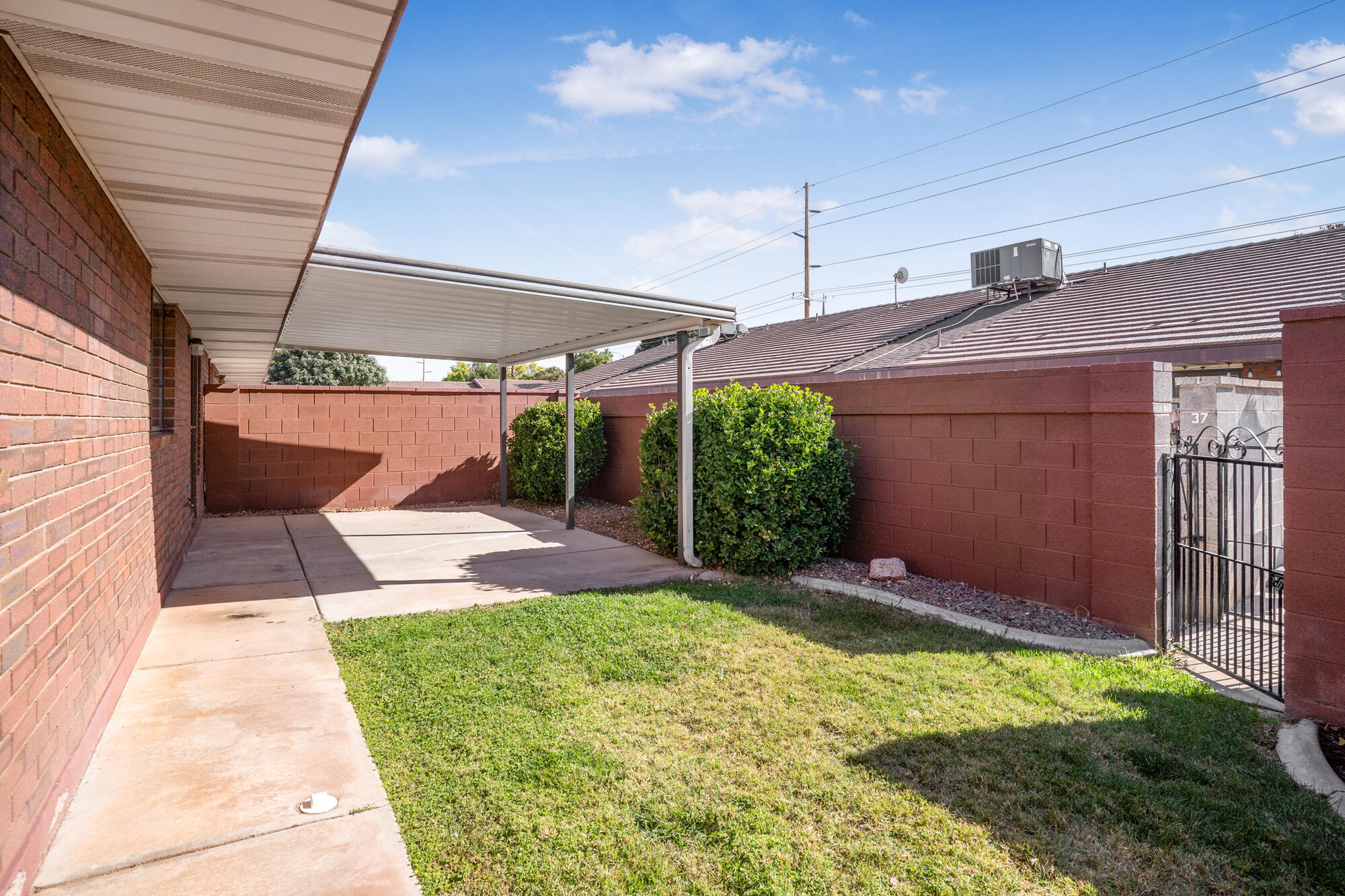COTTONWOOD TOWNHOMES - Residential