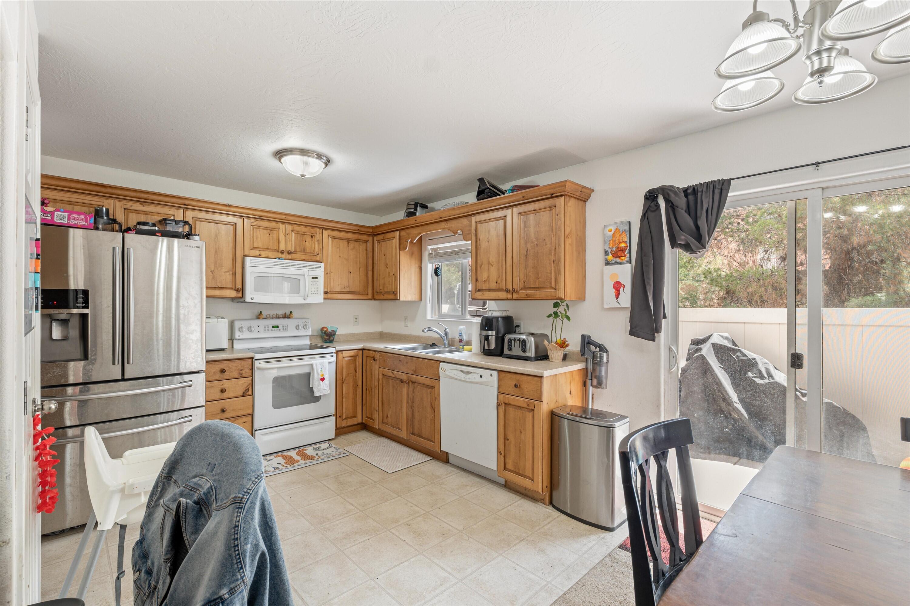 LEXINGTON HILLS TOWNHOMES - Residential
