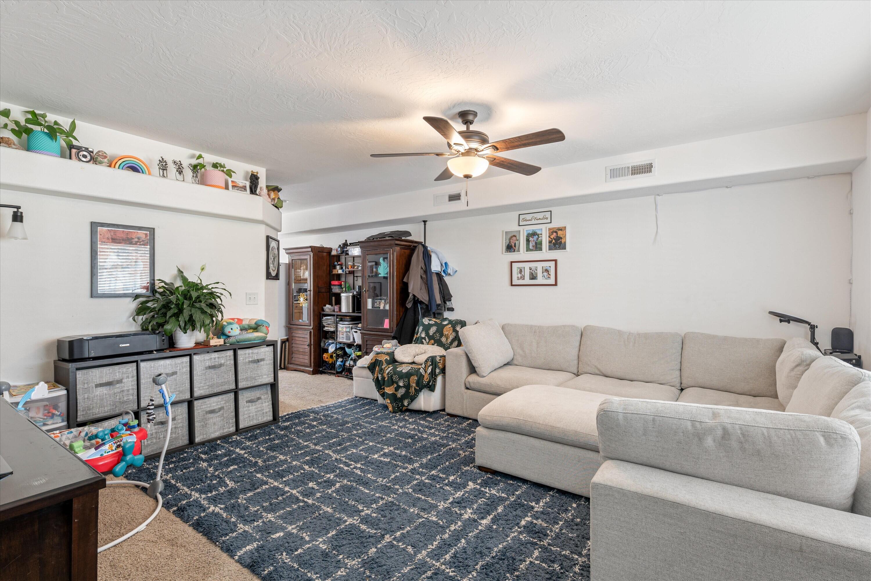 LEXINGTON HILLS TOWNHOMES - Residential