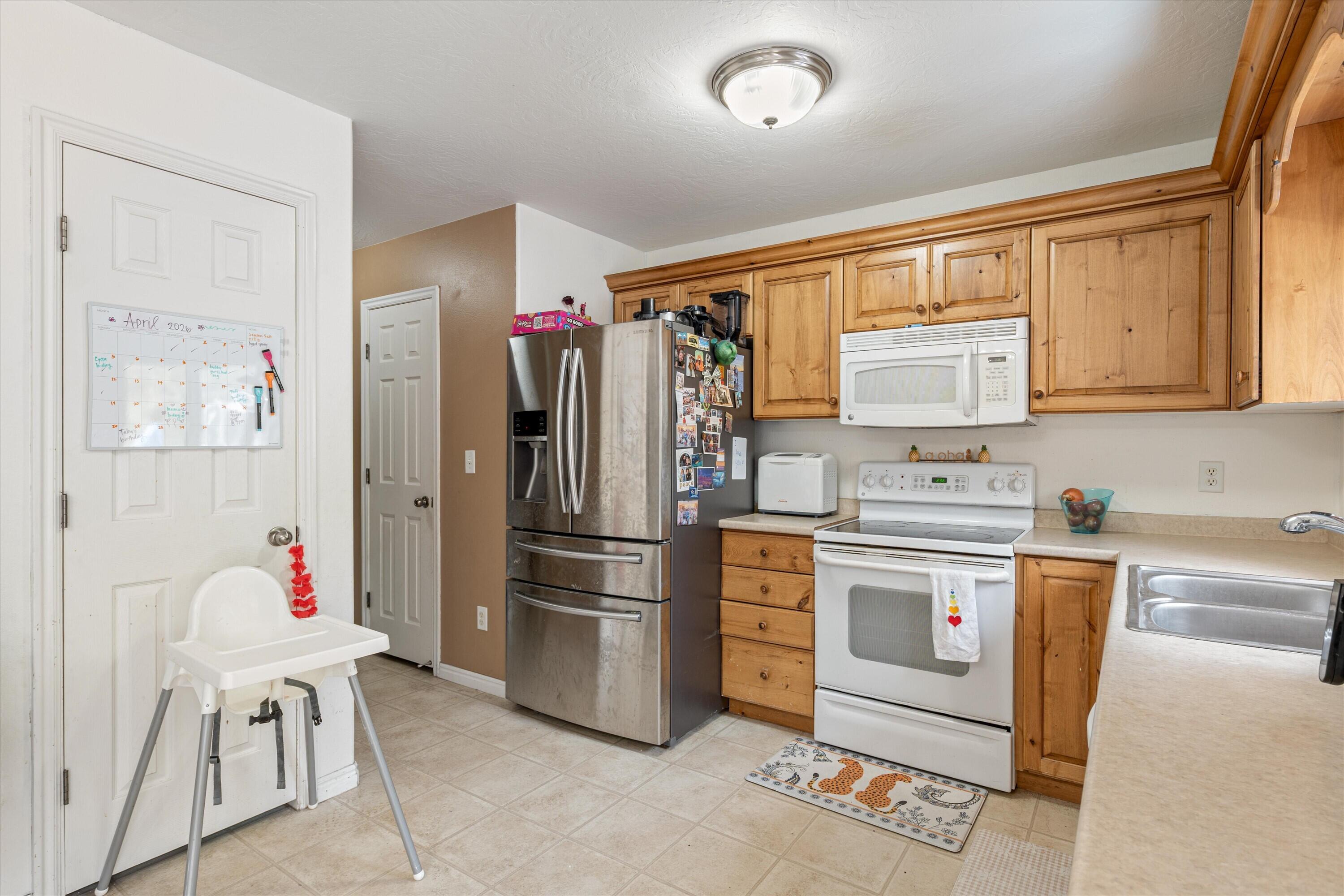 LEXINGTON HILLS TOWNHOMES - Residential