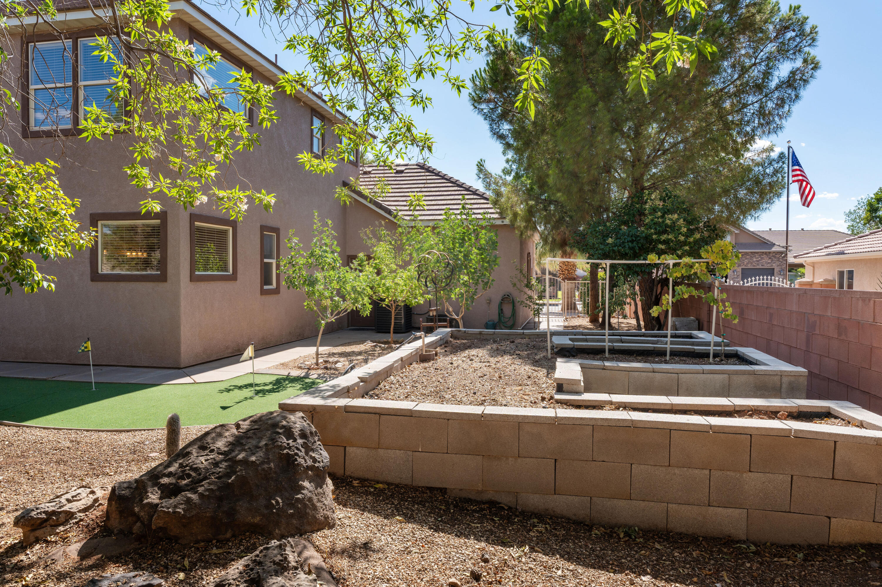 HEIGHTS WEST - Residential