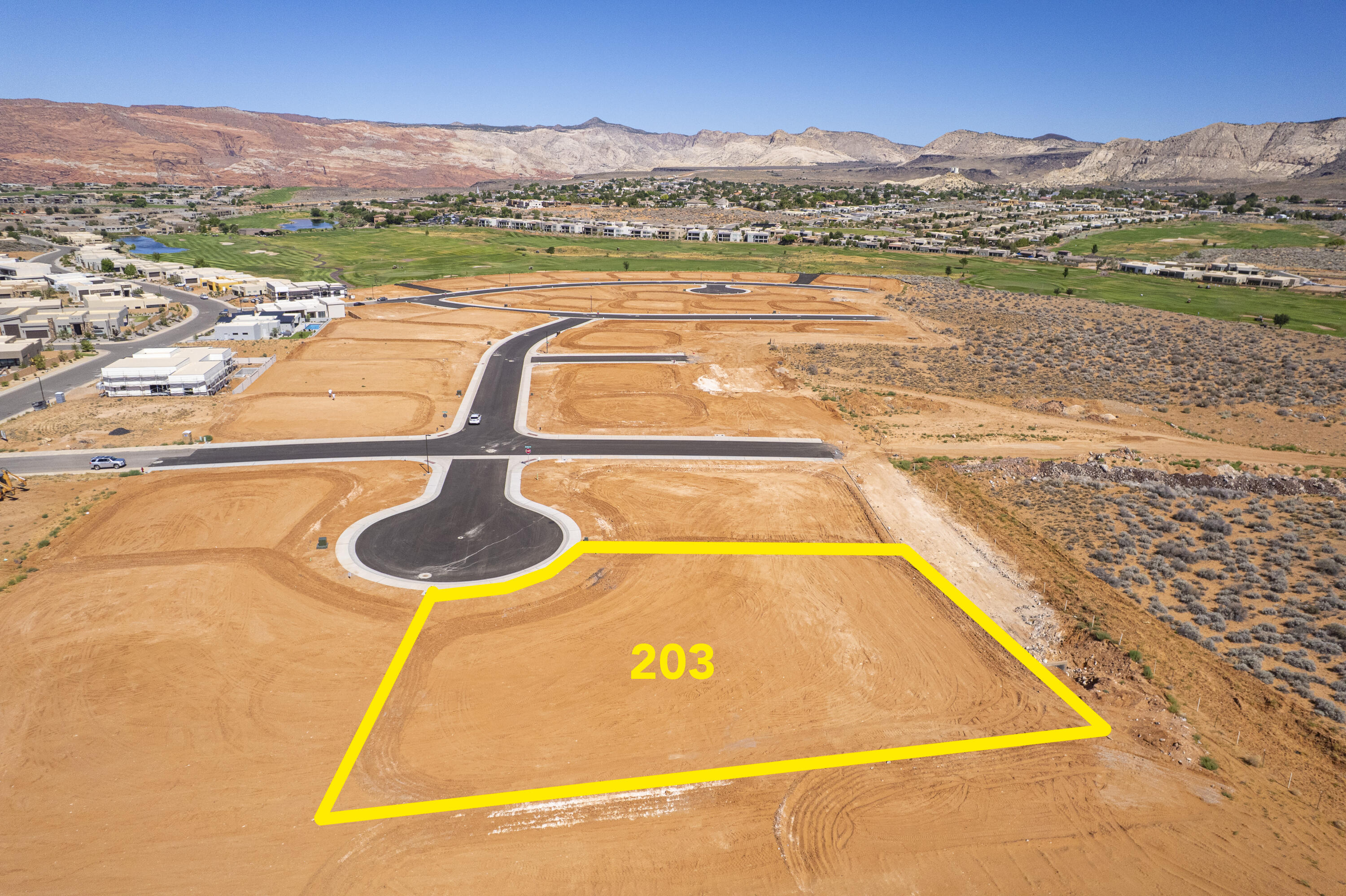 Large lot in the beautiful Ledges Golf resort community. This Yellow Knolls lot has amazing views of Snow Canyon and Fish Rock. The Ledges is a dark-sky community, locate just 10 minutes from downtown St. George. Bring your own builder! Low HOA fees!