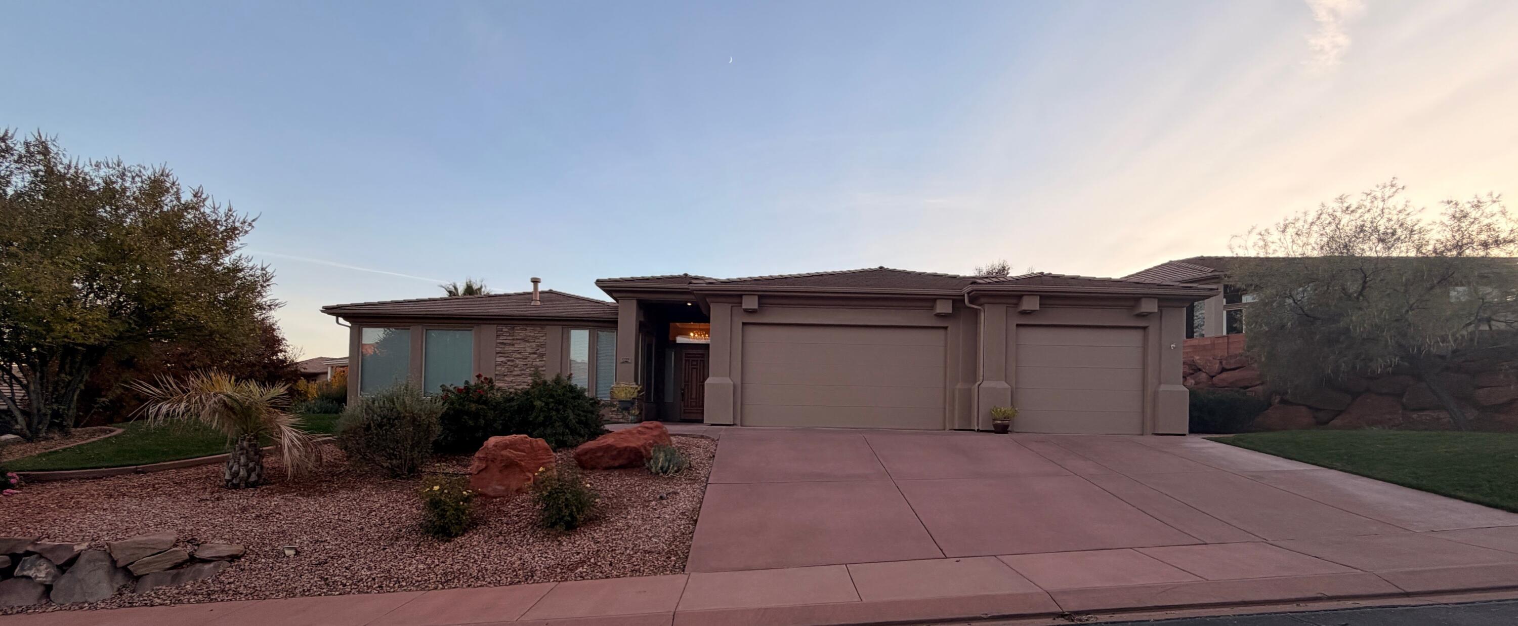 PARADISE CANYON - Residential