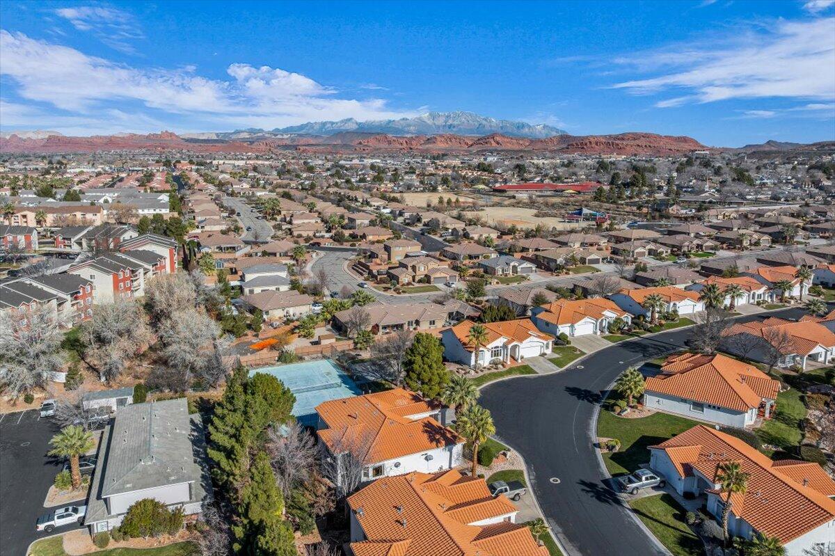 EMERALD SPRINGS TOWNHOMES - Residential
