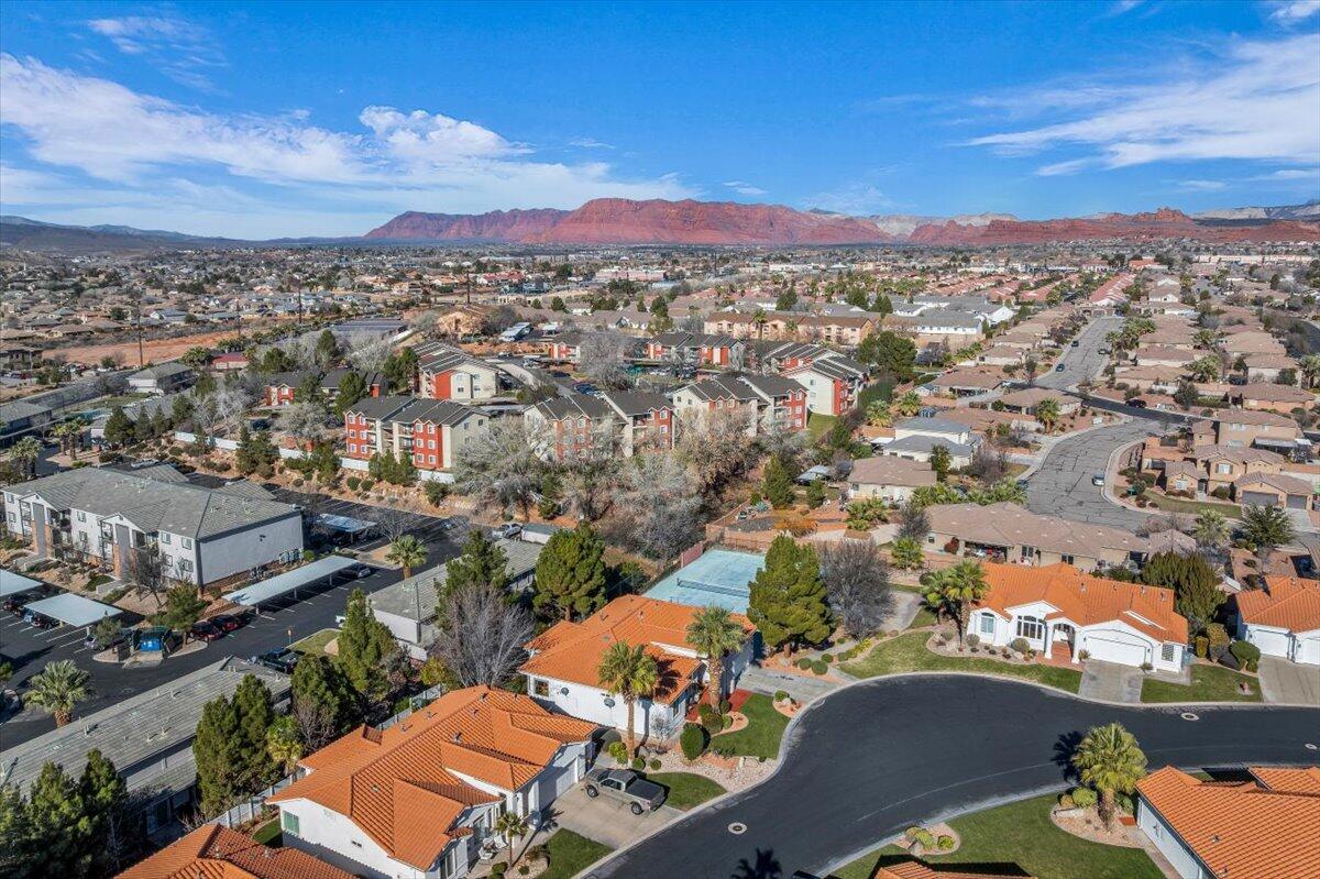 EMERALD SPRINGS TOWNHOMES - Residential
