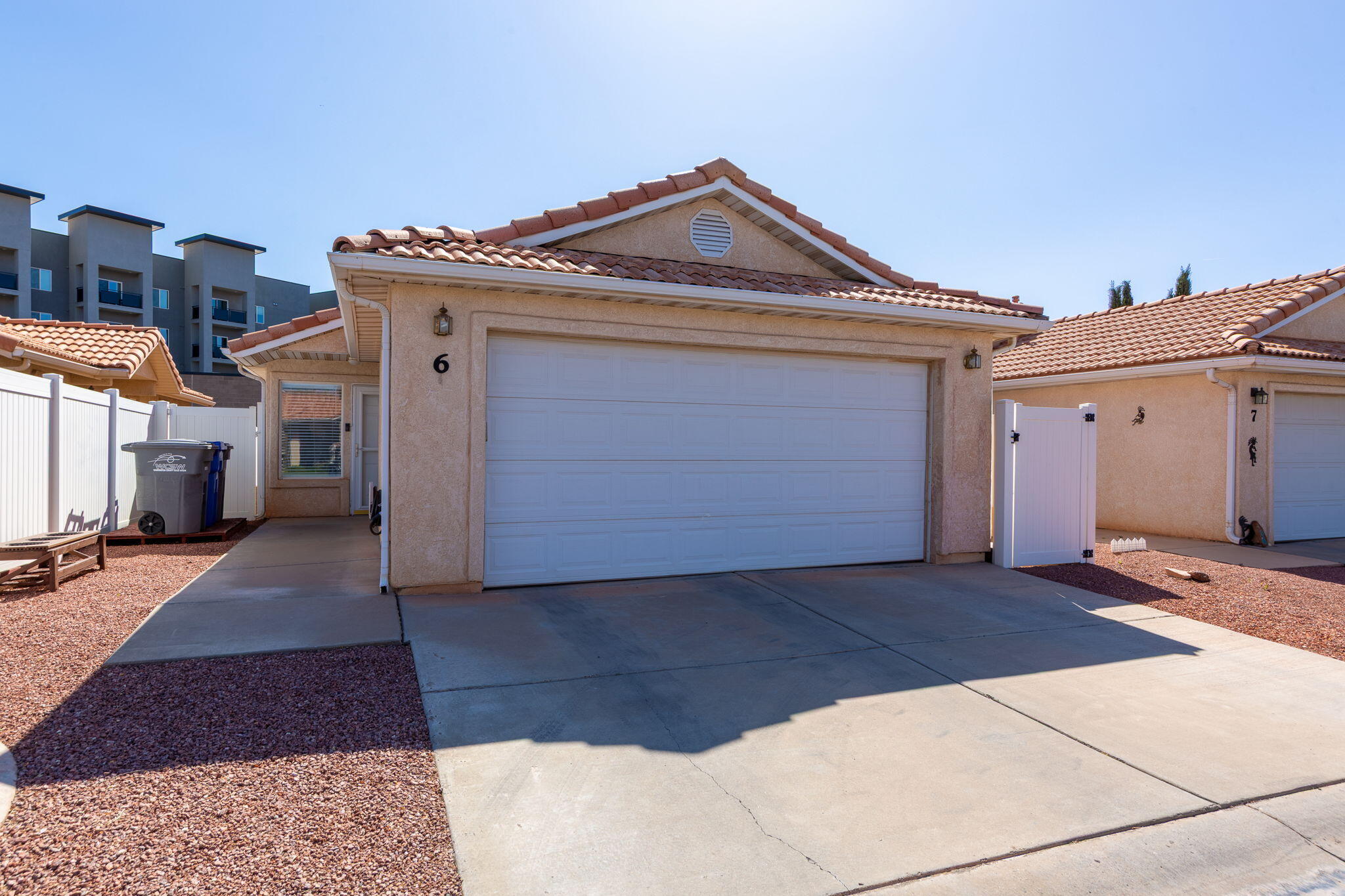 RIDGEPOINTE - Residential