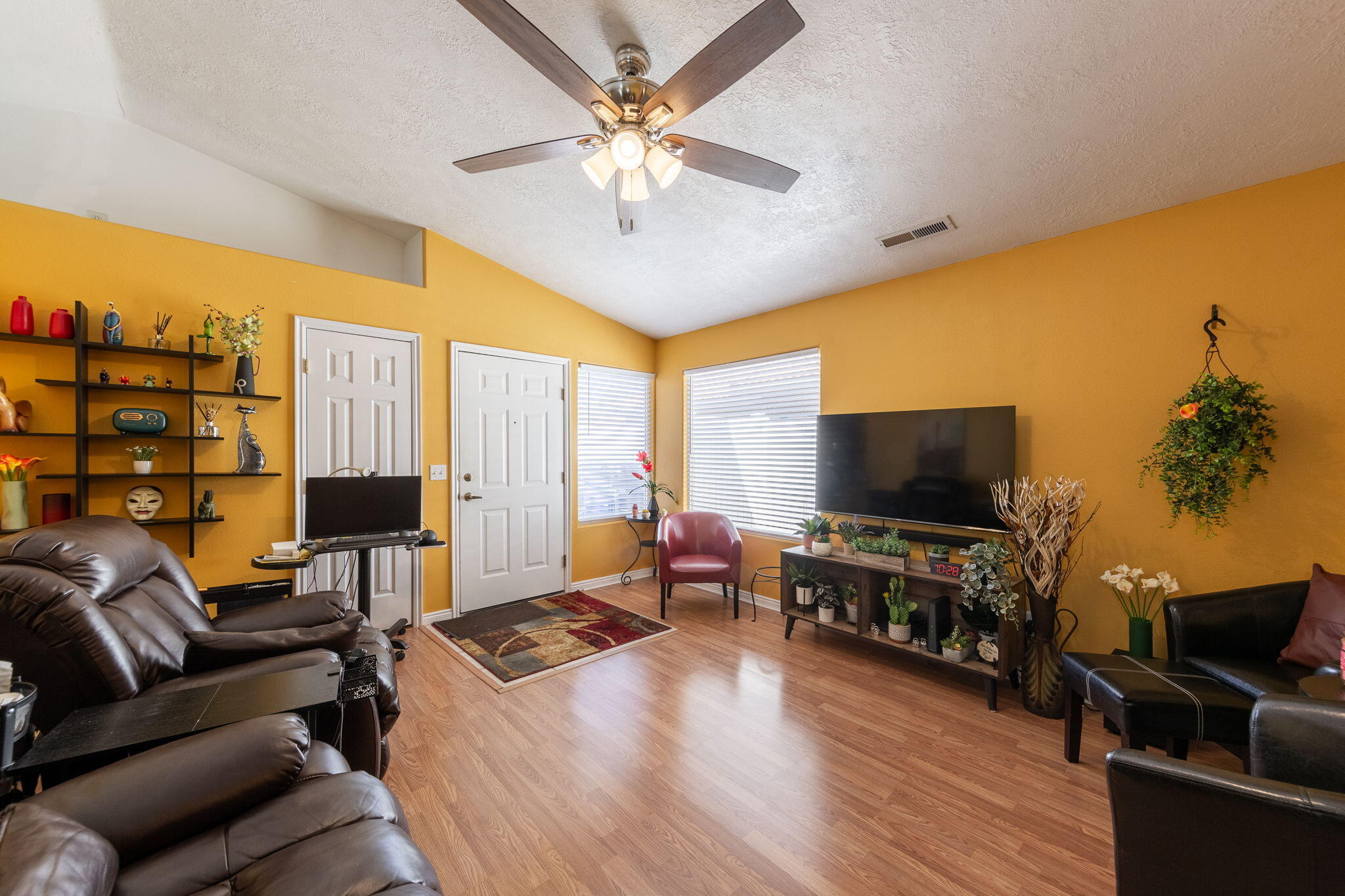 RIDGEPOINTE - Residential