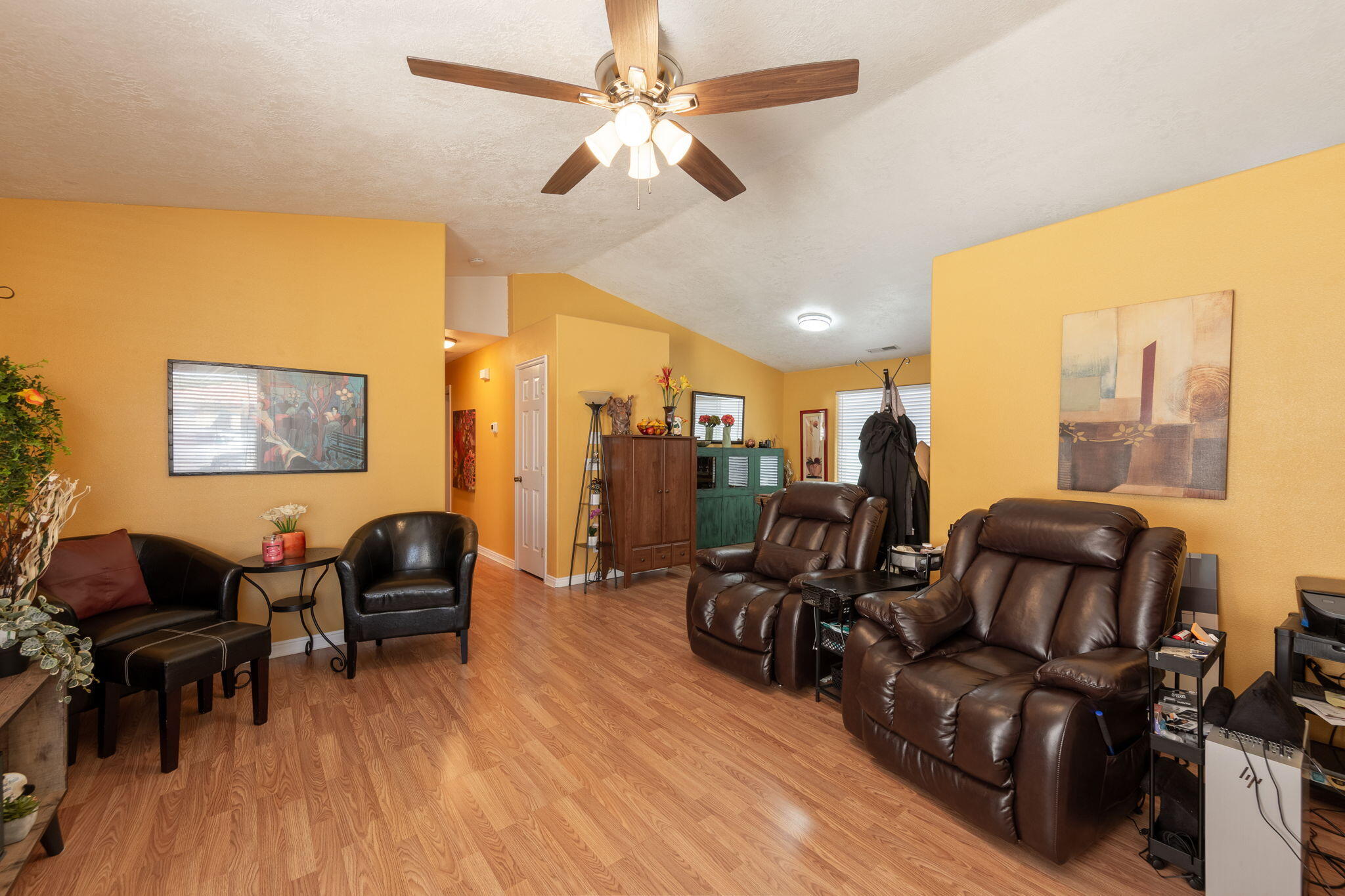 RIDGEPOINTE - Residential