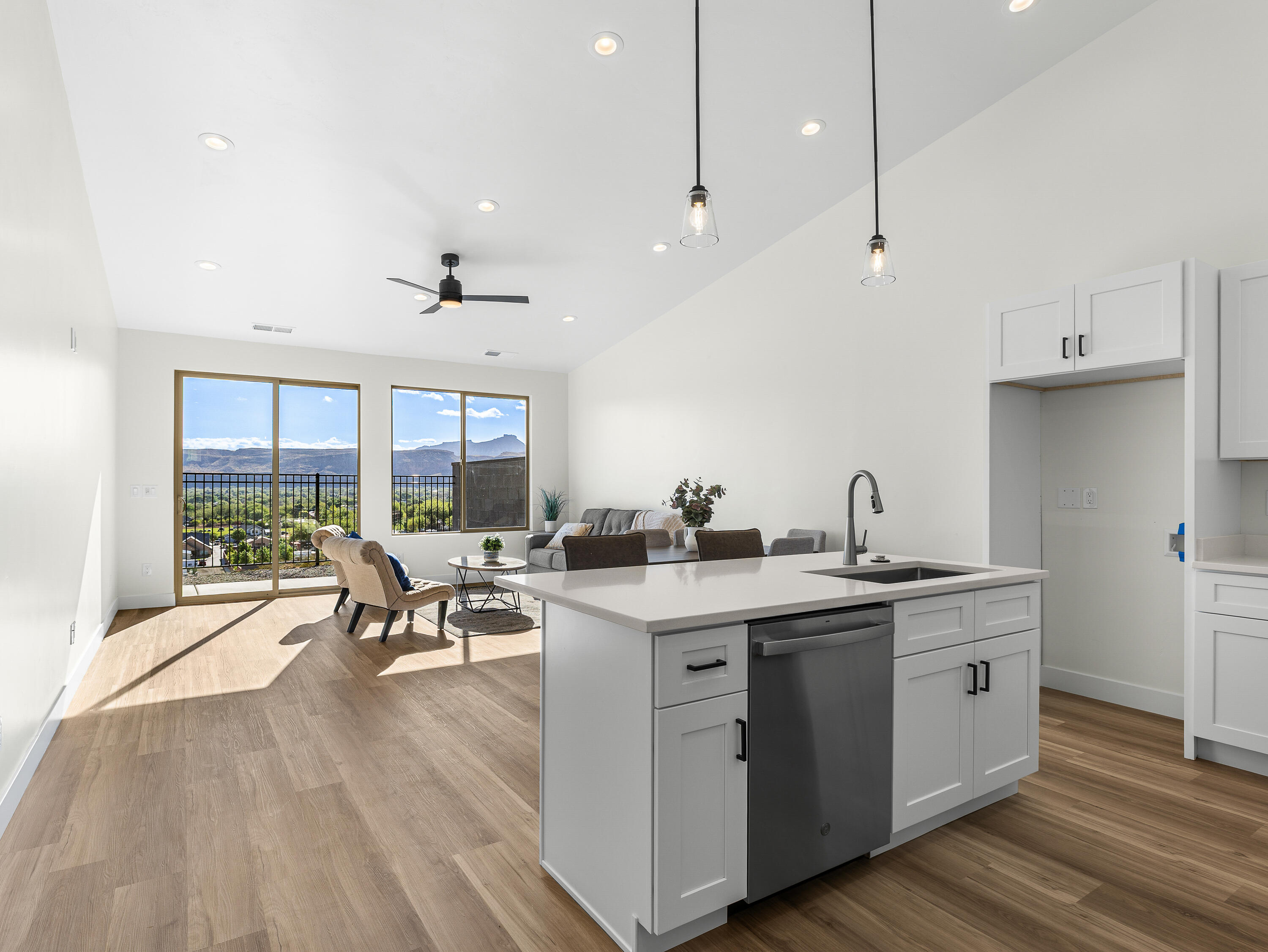 HURRICANE VIEWS - Residential