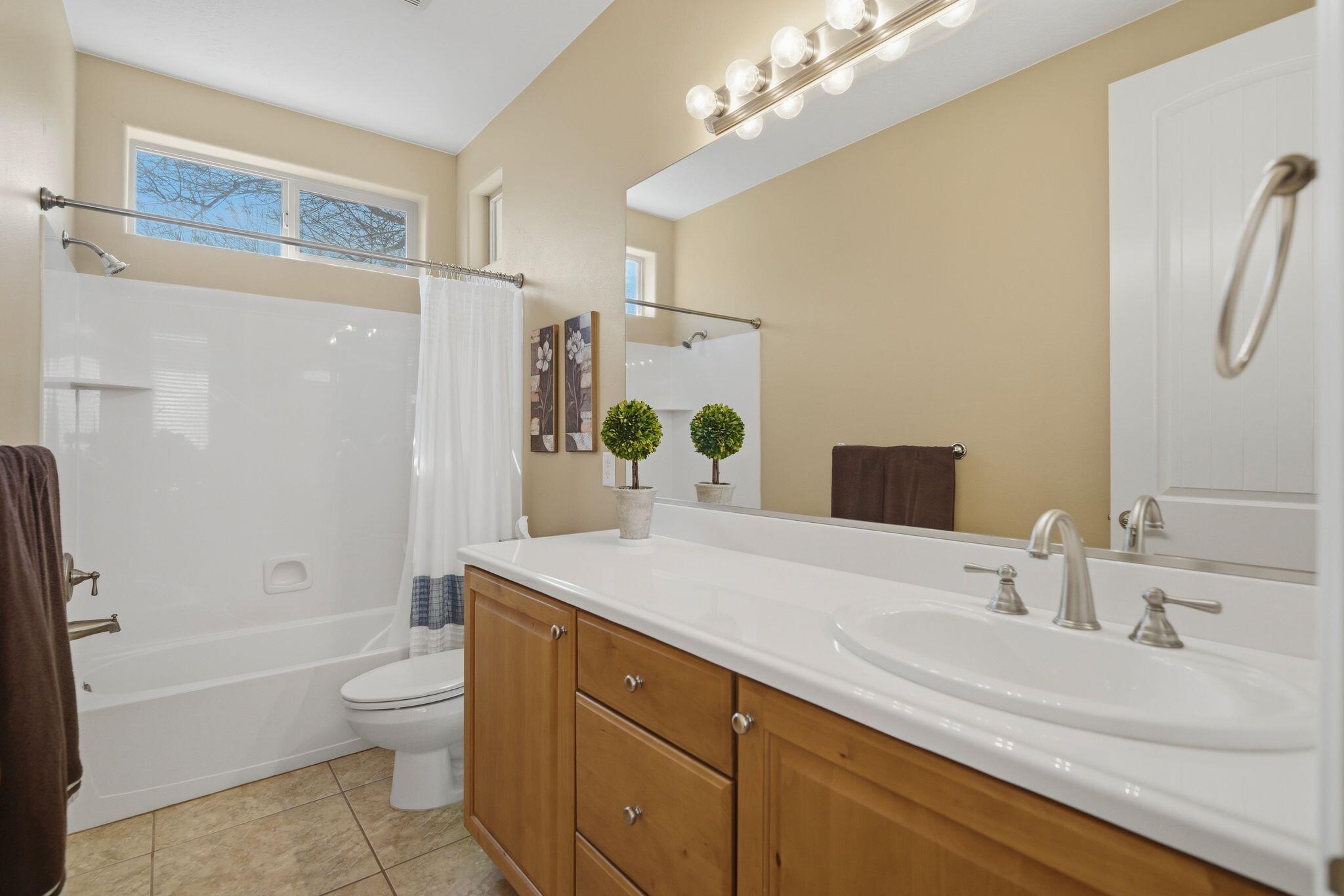 CORAL CANYON - Residential