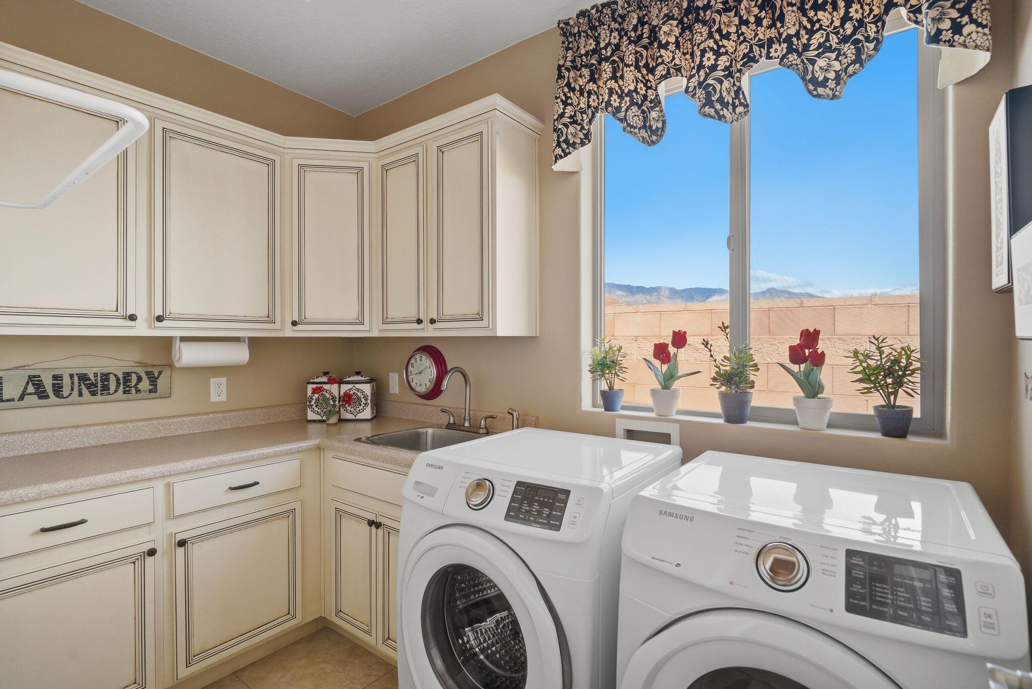 CORAL CANYON - Residential