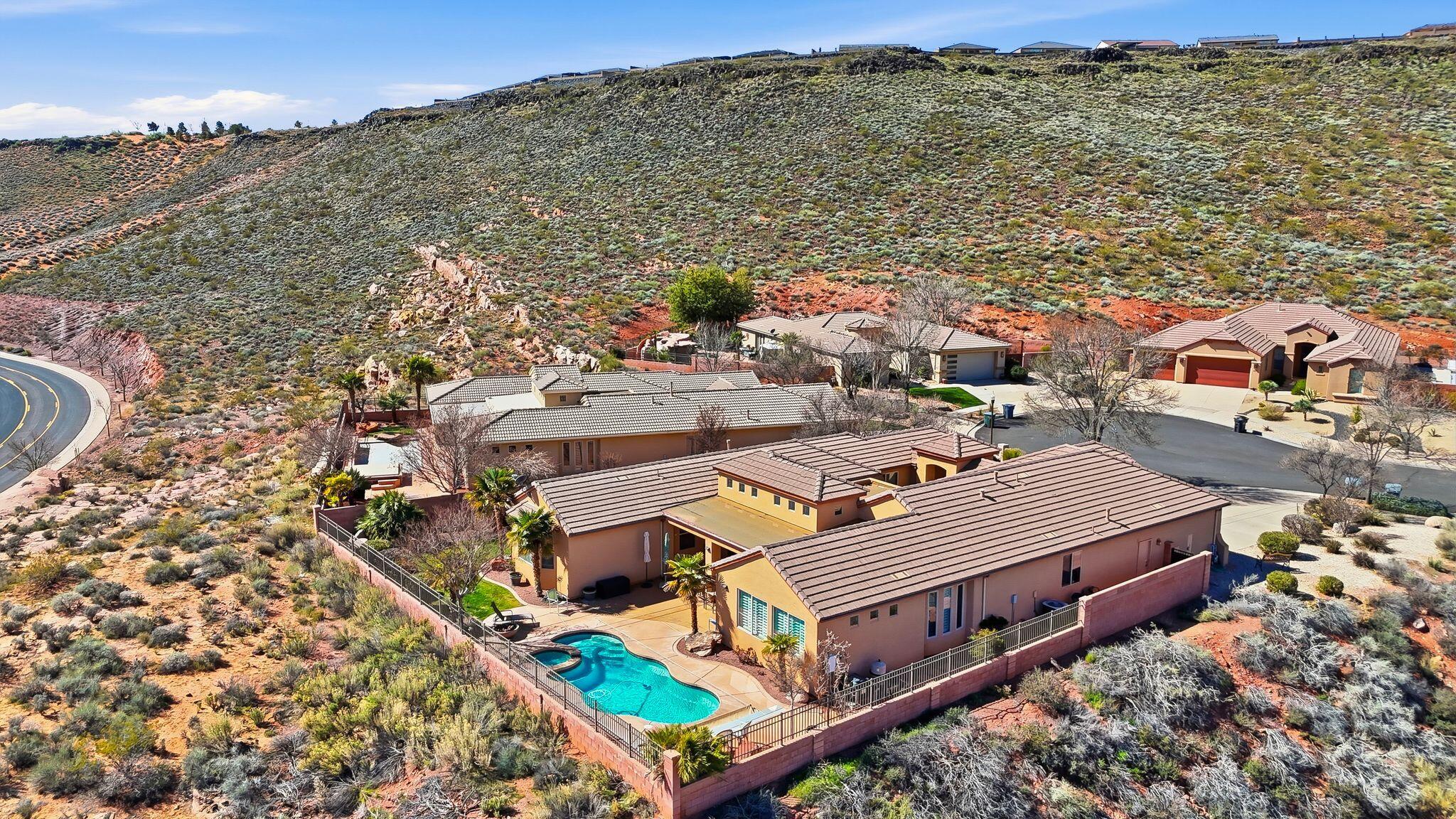 CORAL CANYON - Residential